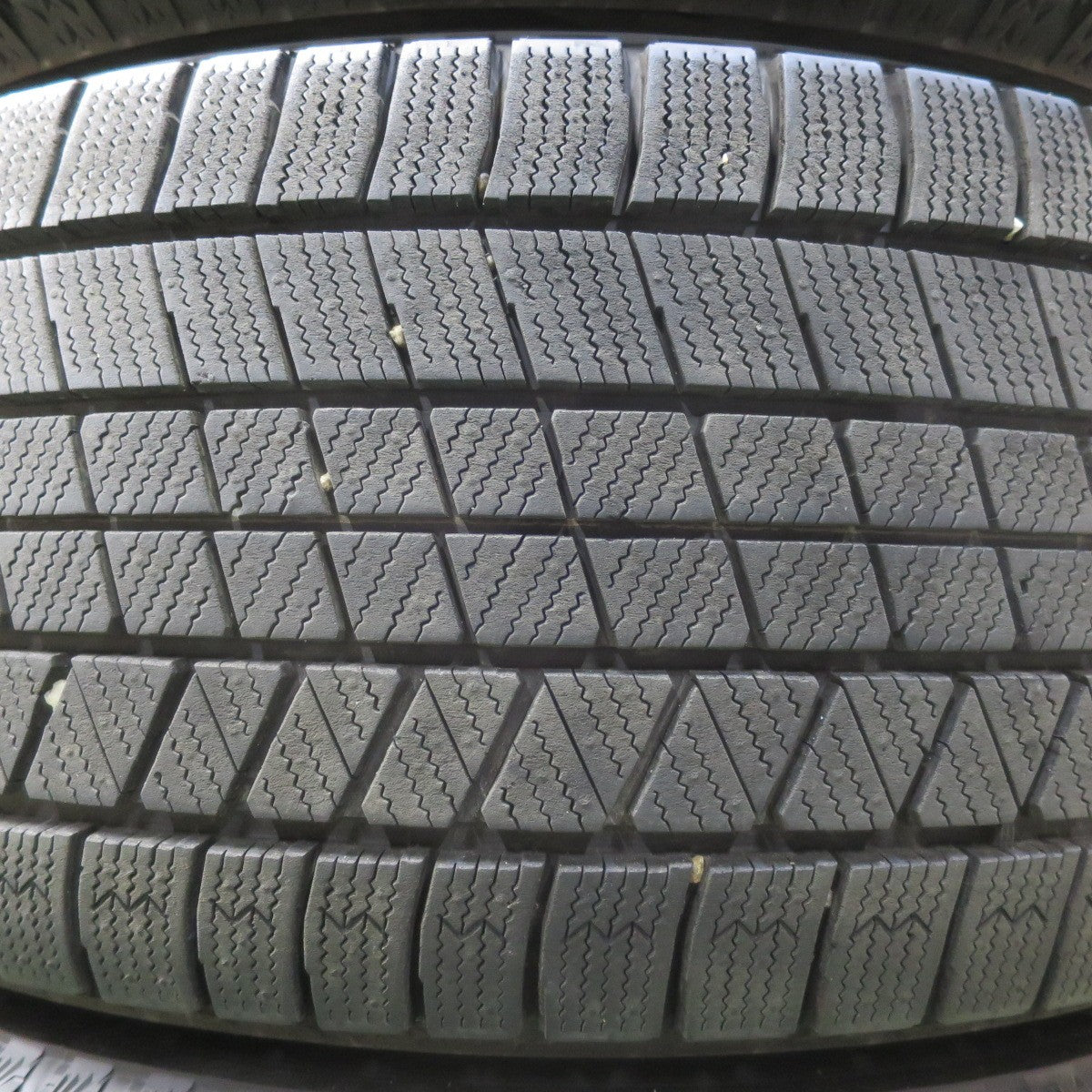 [送料無料] センサー付！バリ溝！23年！キレイ！9.5分以上★レクサス LS 等 245/50R19 スタッドレス ブリヂストン ブリザック VRX3 ECO FORME エコフォルム 19インチ PCD120/5H★5040601IMス