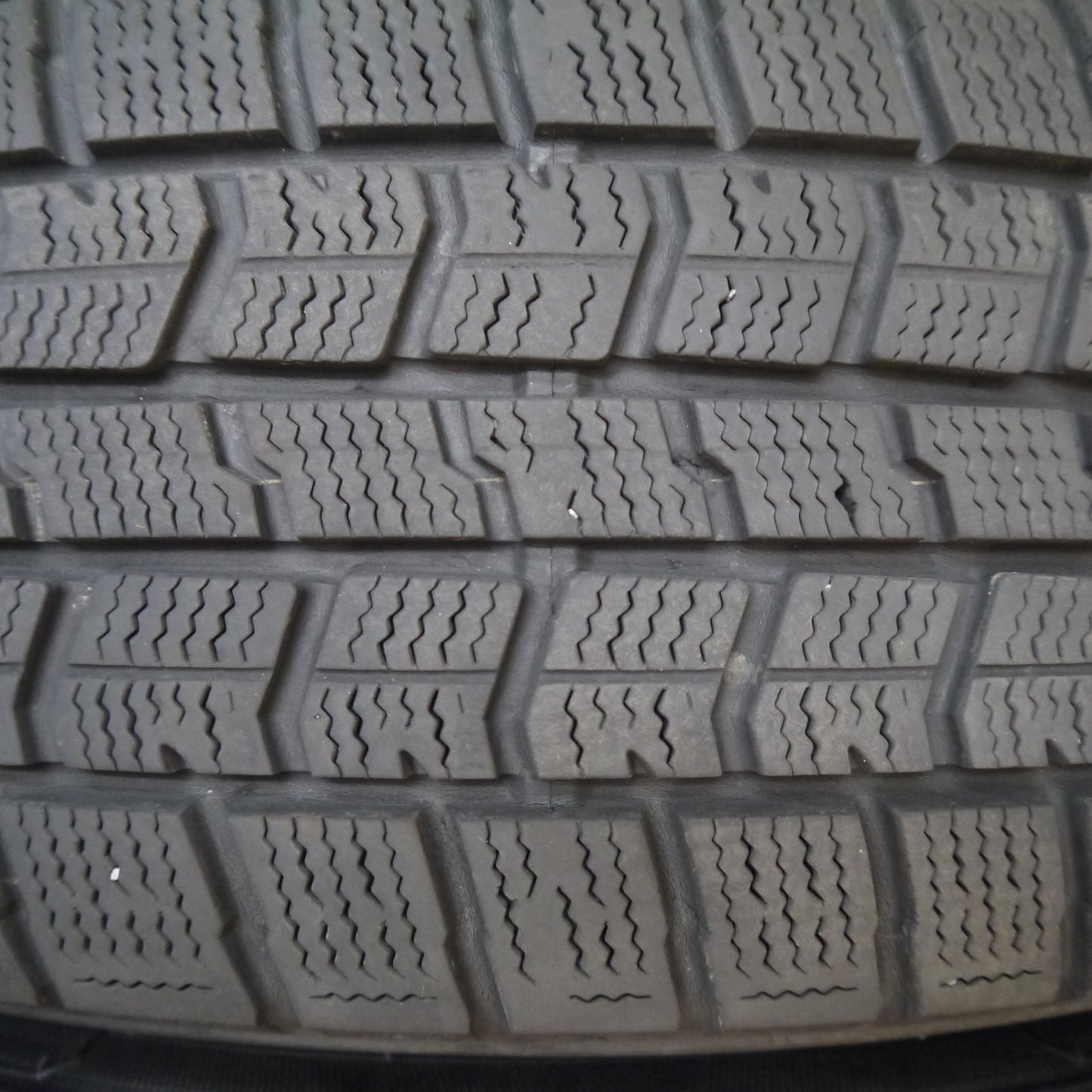 4本価格★スタッドレス 195/60R16 グッドイヤー アイスナビ7 ravrion RS01 ラブリオン 16インチ PCD114.3/5H★6031004Hス