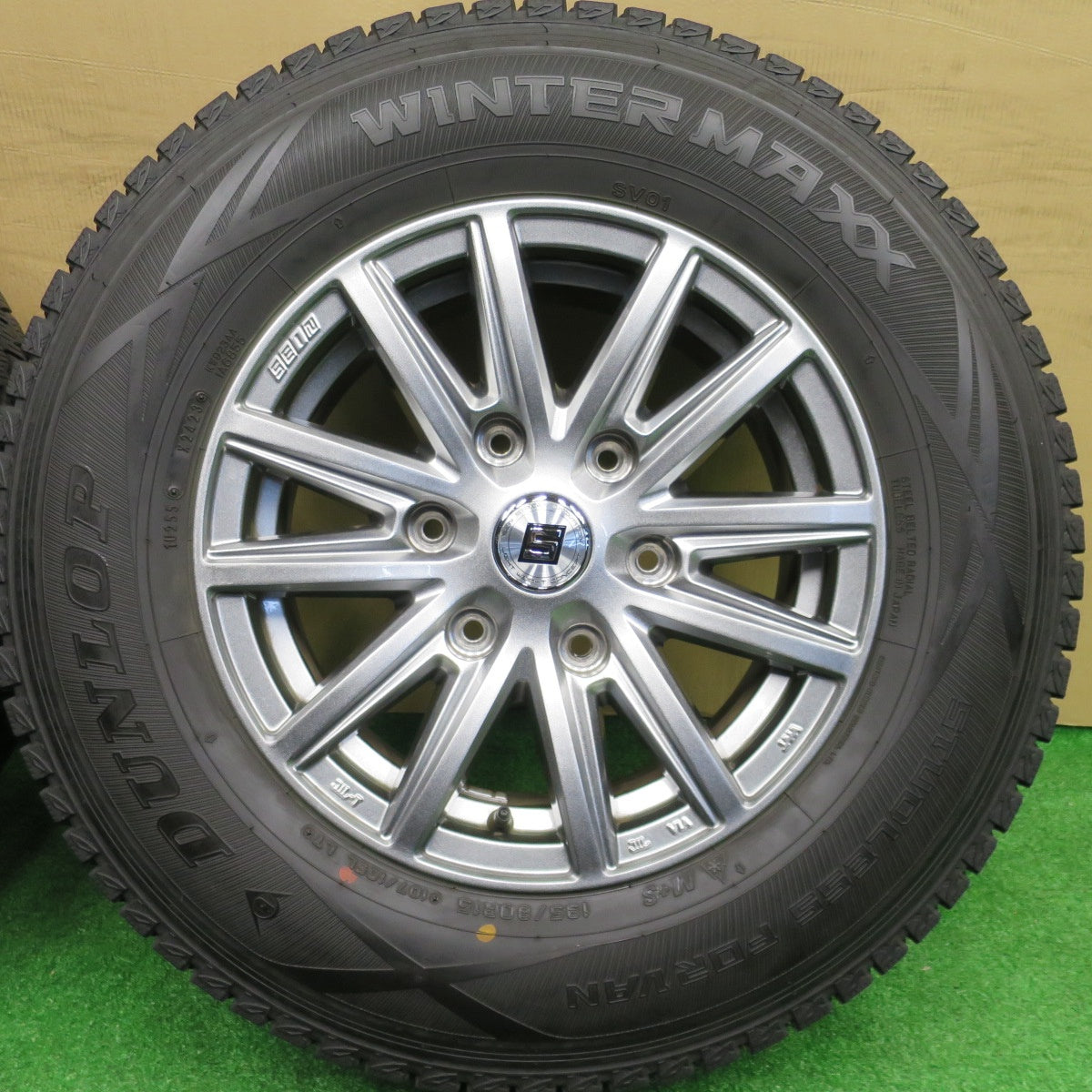 バリ溝！23年！キレイ！9.5分以上★スタッドレス 195/80R15 107/105L ダンロップ ウインターマックス SV01 SEIN ザイン 15インチ PCD139.7/6H★5121402NKス