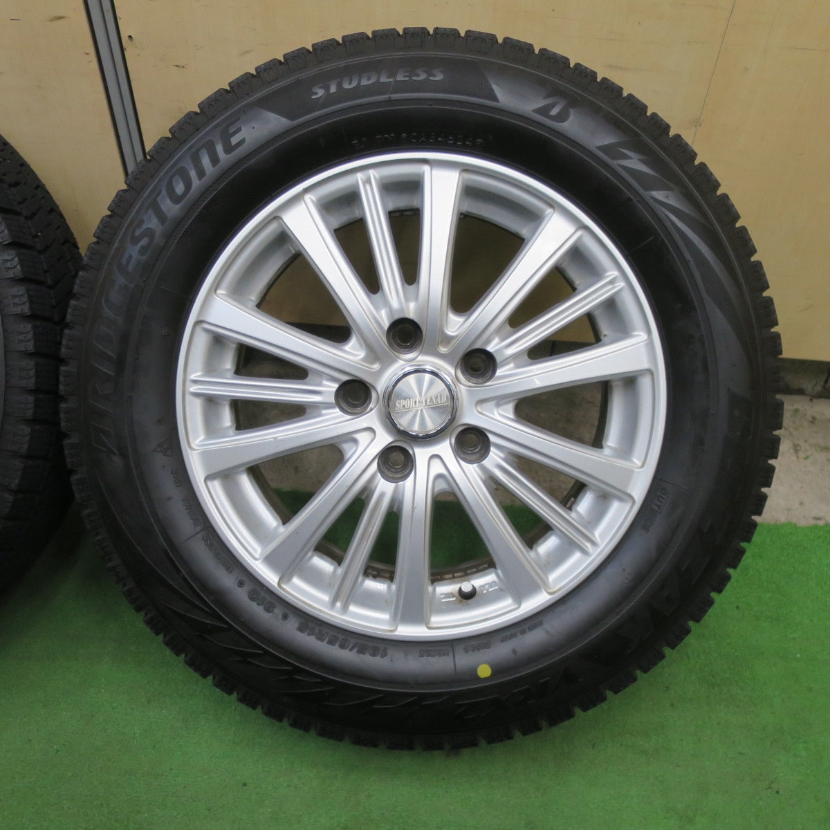 バリ溝！24年！キレイ！9.5分以上★スタッドレス 195/65R15 ブリヂストン ブリザック VRX2 SPORT VENAD 社外 アルミ 15インチ PCD114.3/5H★6021902TTス