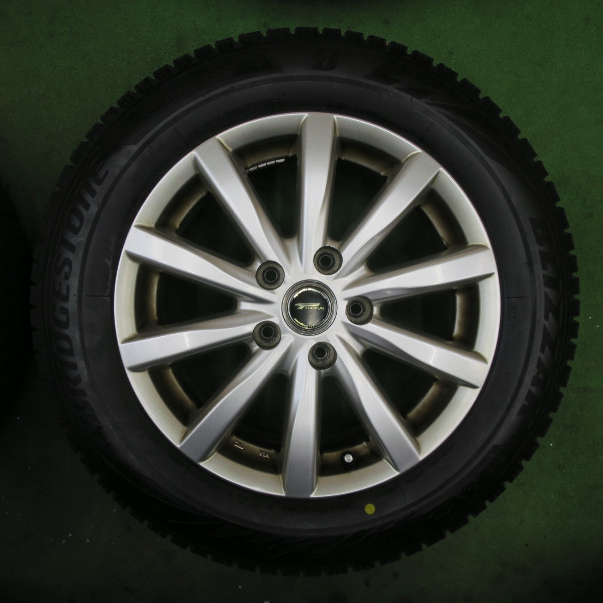 バリ溝！24年！9.5分★スタッドレス 205/60R16 ブリヂストン ブリザック VRX2 TOPRUN トップラン 16インチ PCD114.3/5H★5112506TTス