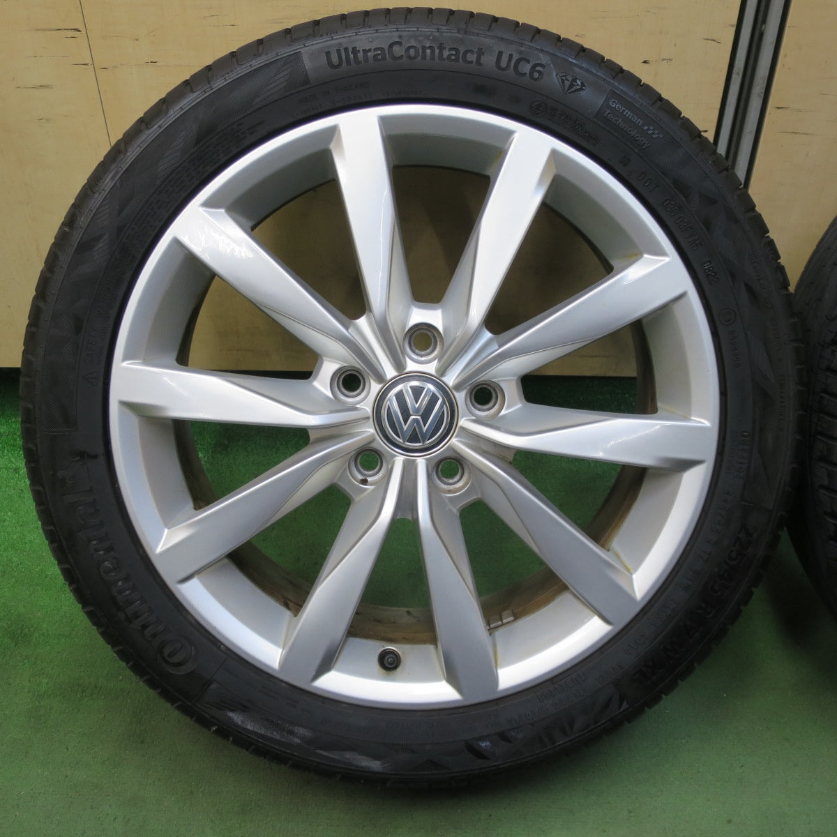 バリ溝！22年！キレイ！9.5分★ワーゲン ゴルフ 7 純正 225/45R17 コンチネンタル ウルトラコンタクト UC6 17インチ PCD112/5H★5111001TTノ