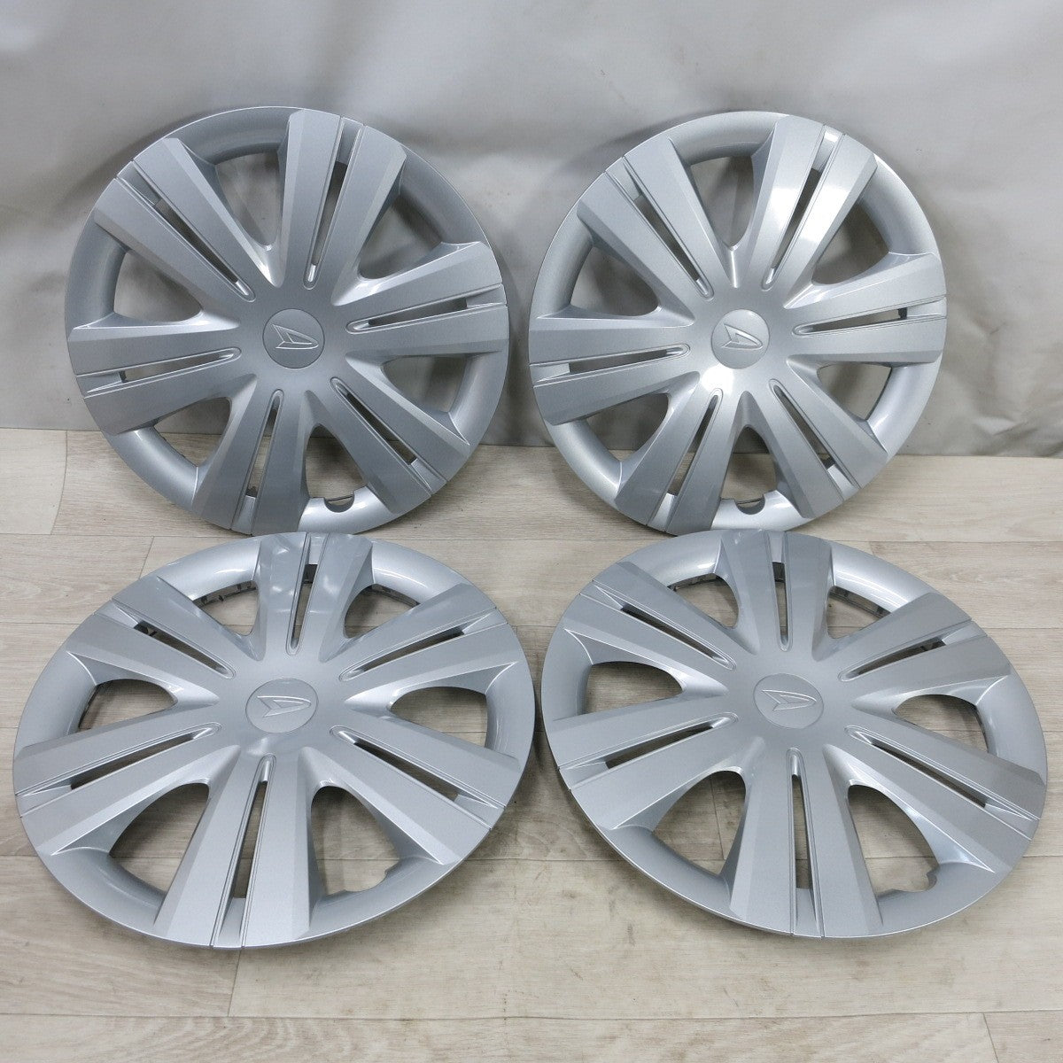 [送料無料] 未使用！4枚価格◆ダイハツ タント LA650S 純正 ホイール キャップ 14インチ 42602-B2510 DAIHATSU◆