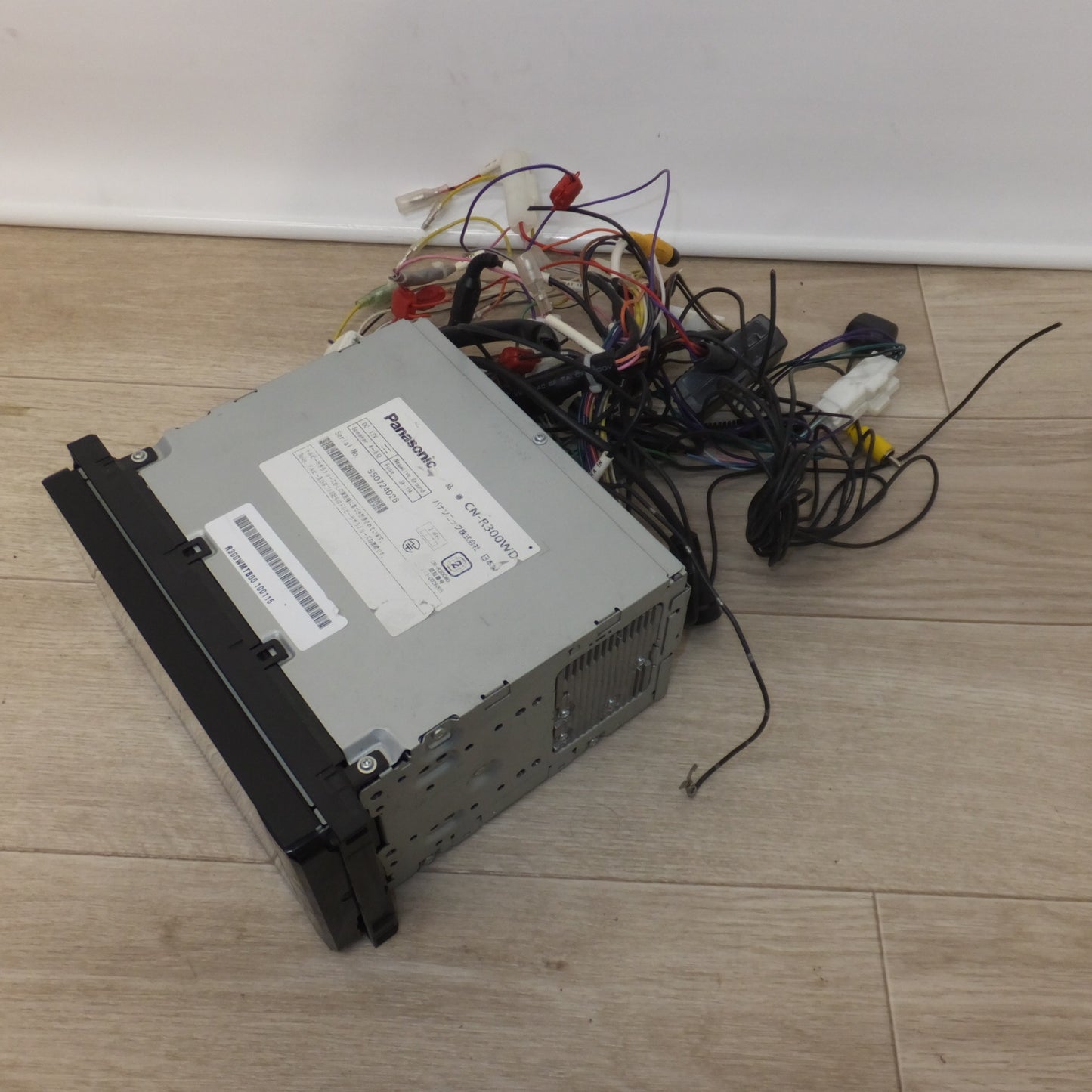 [送料無料] ★パナソニック Panasonic SDカーナビステーション Strada CN-R300WD[17]★