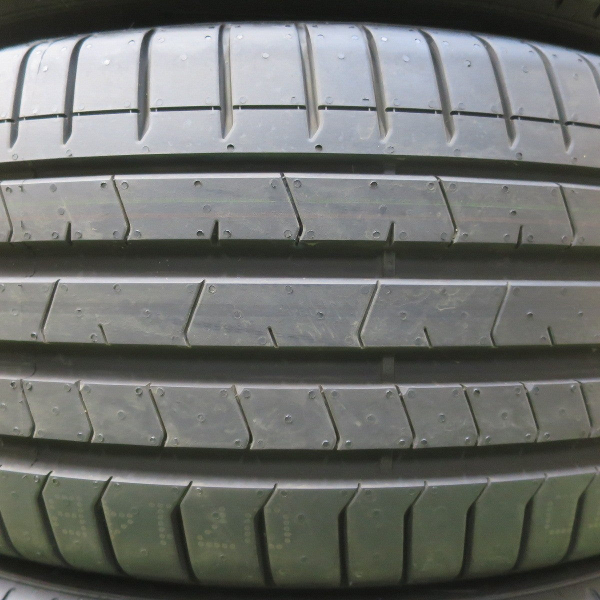 新車外し！25年★235/55R19 ピレリ PZERO TM VOL Pゼロ 19インチ タイヤ ポルシェ 等★6030401イノタ