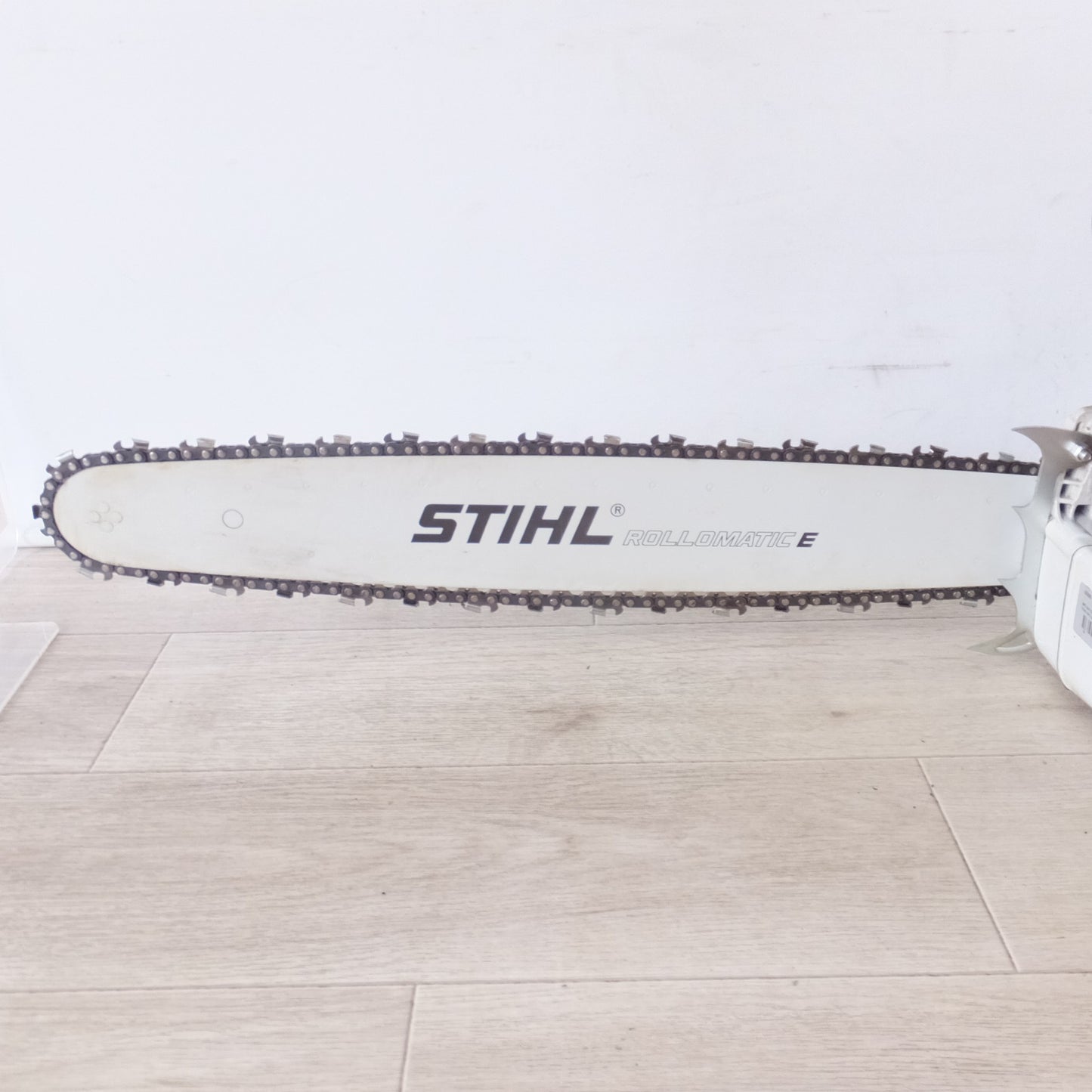 [送料無料] 岐阜発★スチール STIHL エンジンチェンソー MS261C-M　排気量 50.2cm3 振動加速度 18.2m/s2 騒音レベル 100.2dB★