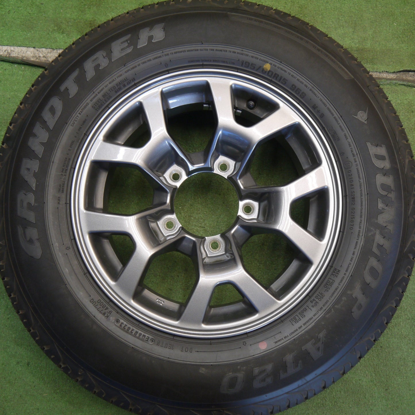 新車外し！23年◎スズキ JB74W ジムニー シエラ 純正 195/80R15 ダンロップ AT20 グラントレック 15インチ PCD139.7/5H◎6072401Hノ