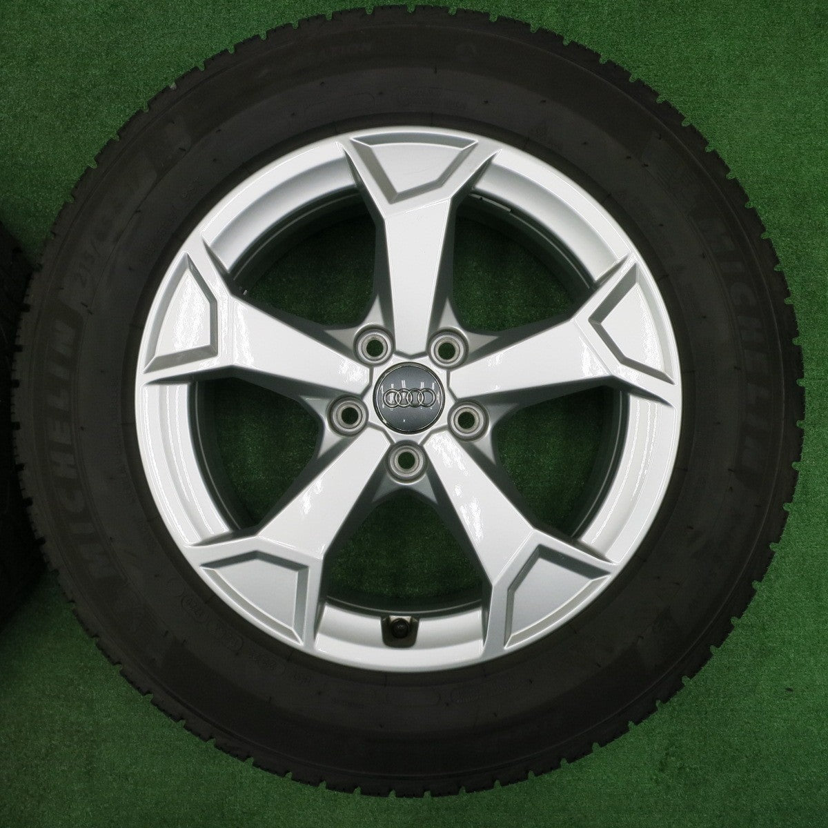 [送料無料] バリ溝！20年！キレイ！9分★アウディ Q3 純正 215/65R17 スタッドレス ミシュラン X-ICE SNOW 17インチ PCD112/5H★4100106NJス