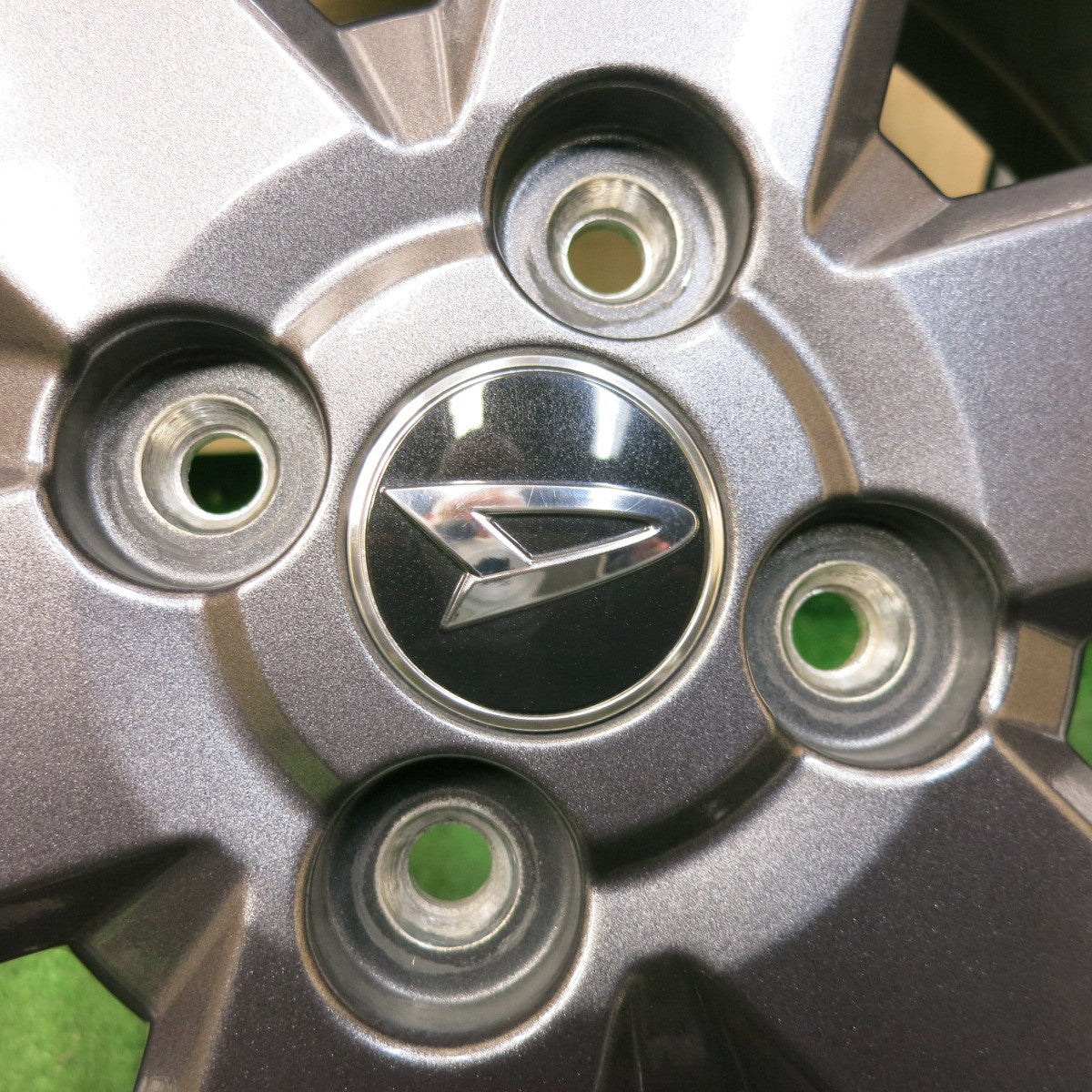 [送料無料] キレイ★ダイハツ タフト 純正 ホイール 15インチ 15×4.5J PCD100/4H★5012201SYホ