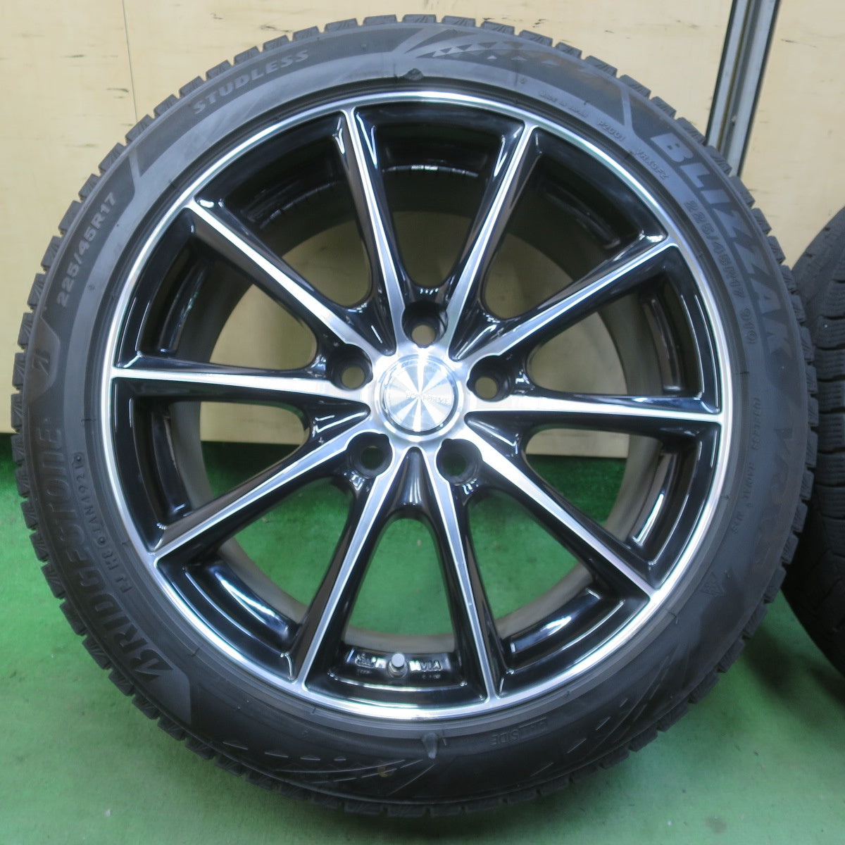 キレイ！センサー付★スタッドレス 225/45R17 ブリヂストン ブリザック VRX3 ECO FORME エコフォルム 17インチ PCD114.3/5H★6022603イス