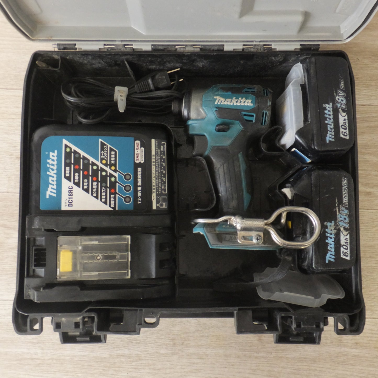 [送料無料] ★マキタ makita 充電式インパクトドライバ TD173DX 18V★