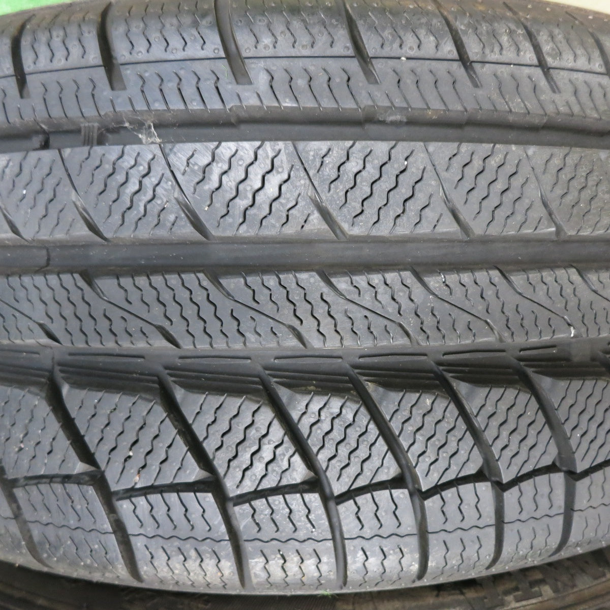 [送料無料] 超バリ溝！22年！ほぼ10分★スタッドレス 215/45R17 ダヴァンティ WINTOURA タイヤ 17インチ レクサス CT プリウス 86 BRZ 等★4120513TNス