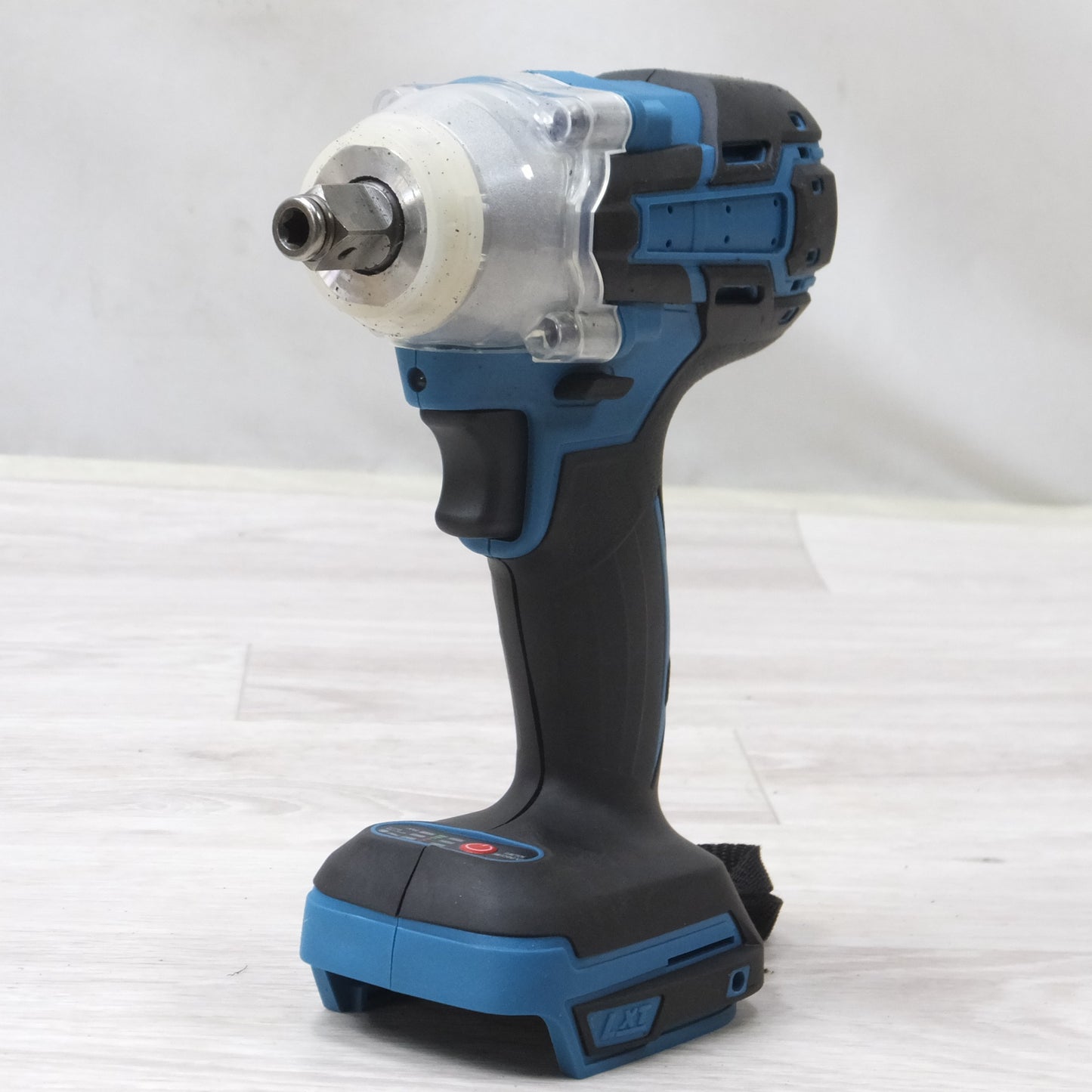 [送料無料] 付属品付き◆充電式 インパクトレンチ 型式 不明 電動 工具 18V 6.0Ah バッテリ 充電器 MTD001DSXのケース付き マキタ風◆