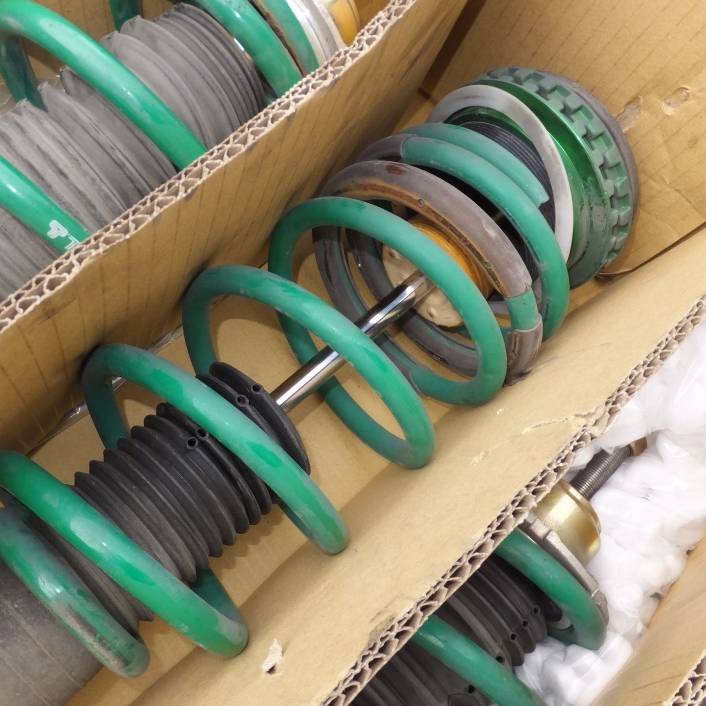 [送料無料] 岐阜発★テイン TEIN 全長調整式車高調 FLEX Z VCHE1-11931 VCHE0-11Y46-L VCHE0-11Y46-R セット　ホンダ ヴェゼル 着用品★