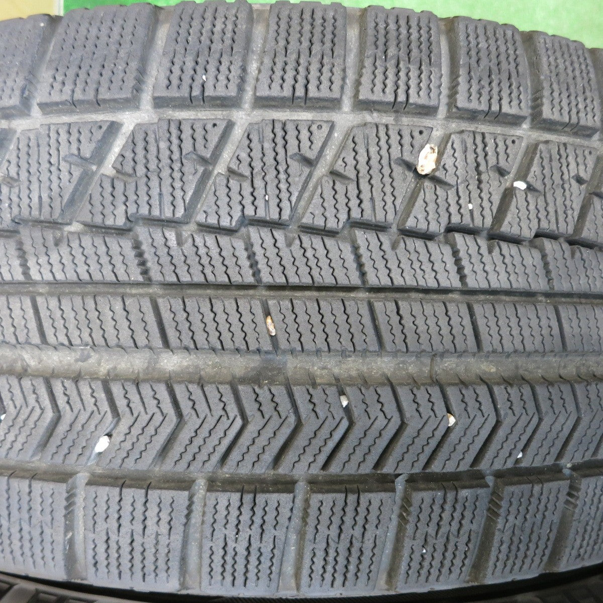 バリ溝！キレイ！9分★スタッドレス 225/55R17 ブリヂストン ブリザック VRX Fang ファング 17インチ PCD114.3/5H★6011106HAス