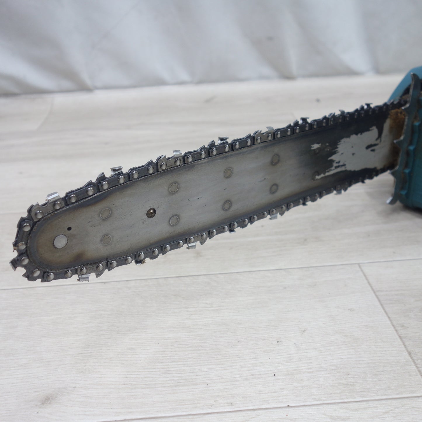 [送料無料] ◆マキタ エンジン チェーンソー MEA3201M 切断機 チェンソー 排気量 32.0cm3 makita◆