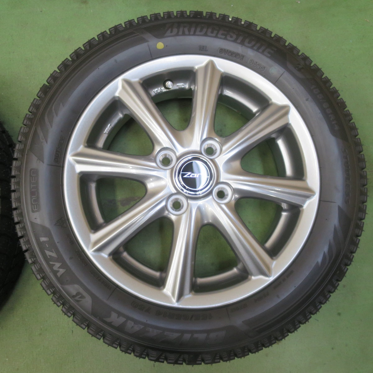 未使用！25年◎スタッドレス 155/65R14 ブリヂストン ブリザック WZ-1 Zart S18 社外 アルミ 14インチ PCD100/4H◎6091105イス
