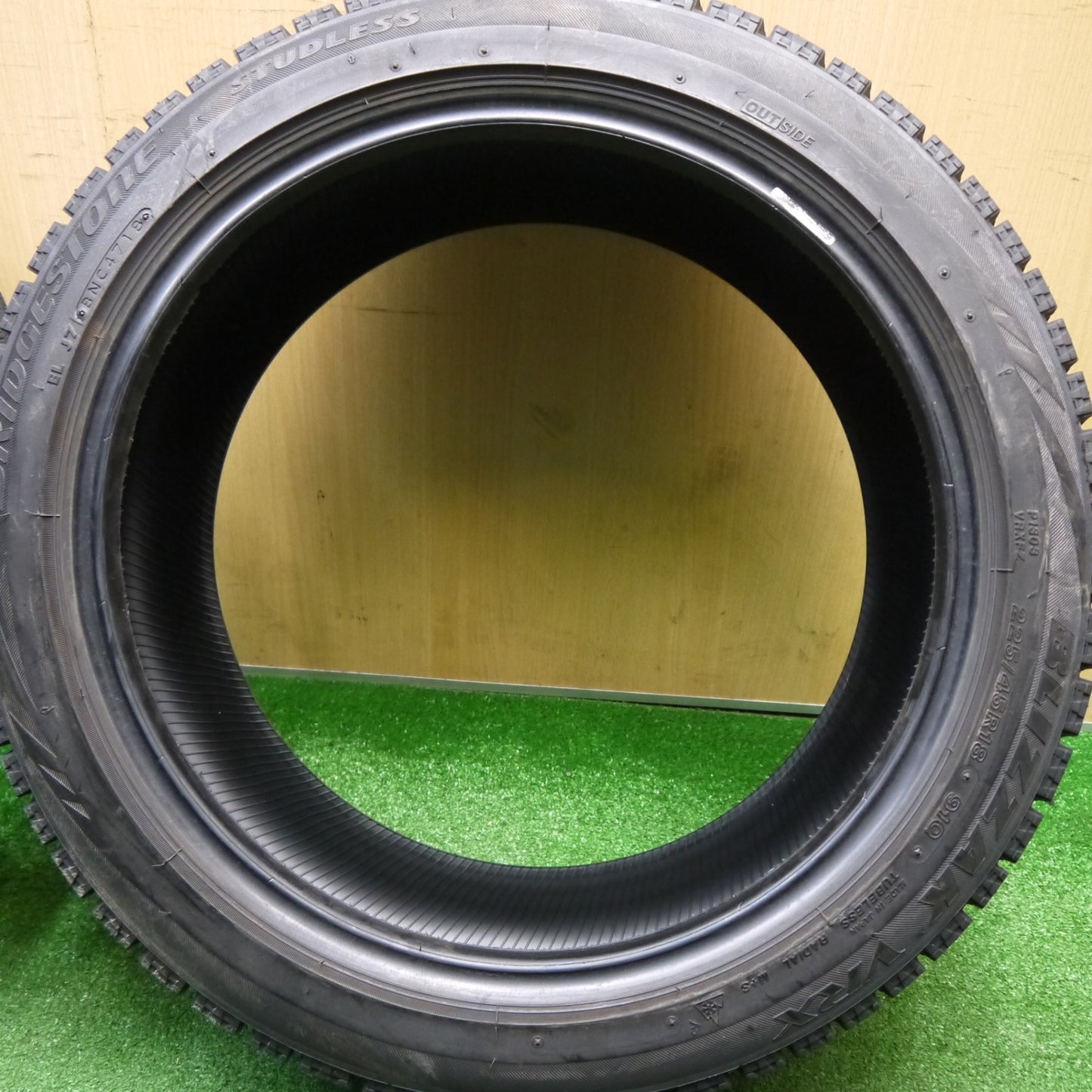 バリ溝！9.5分★スタッドレス 225/45R18 ブリヂストン ブリザック VRX タイヤ 18インチ クラウン マークX レヴォーグ インプレッサ 等★5120202Hスタ