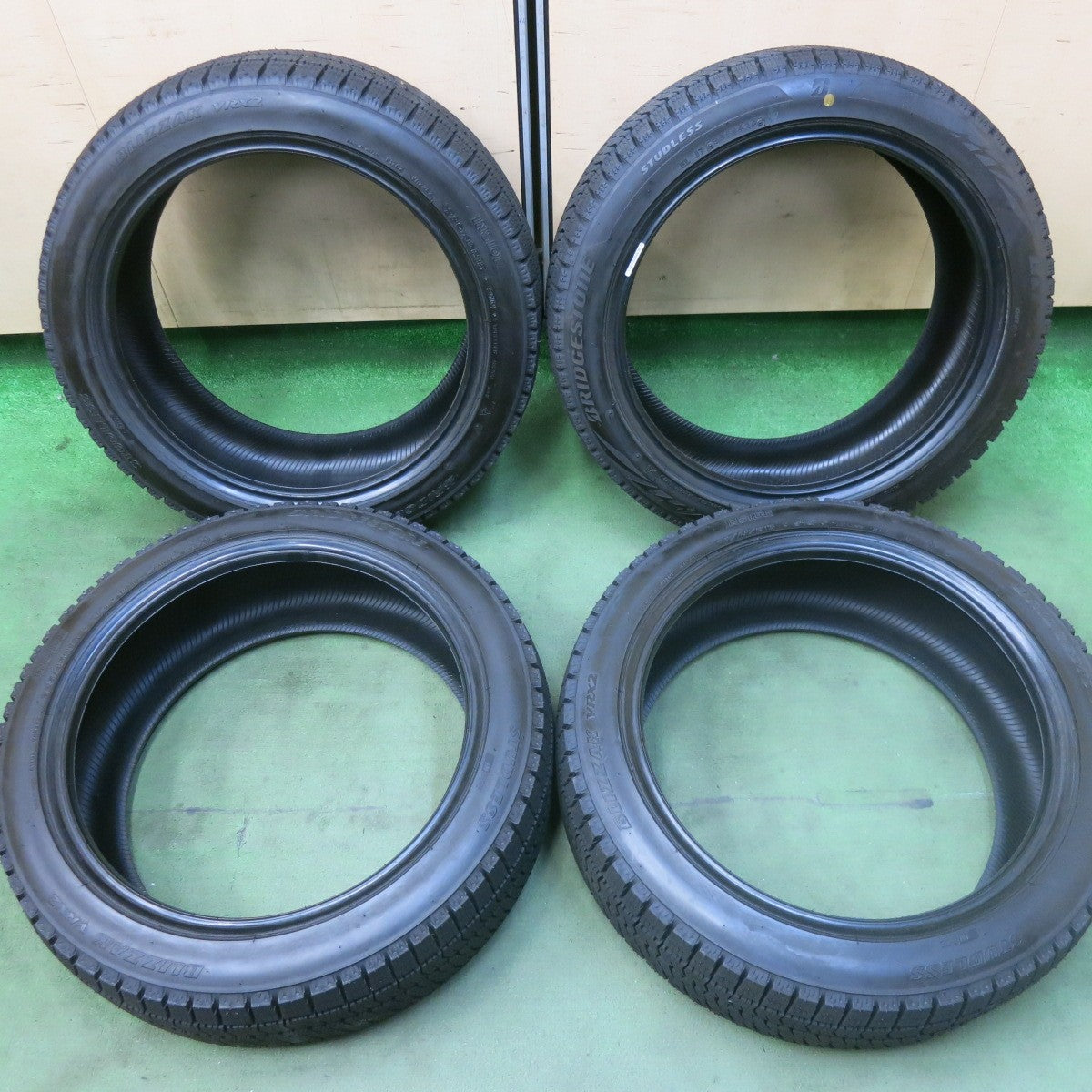 ほぼ未使用！24年★スタッドレス 225/45R18 ブリヂストン ブリザック VRX2 タイヤ 18インチ レガシィ レヴォーグ アテンザ フォレスター 等★5110704SKスタ