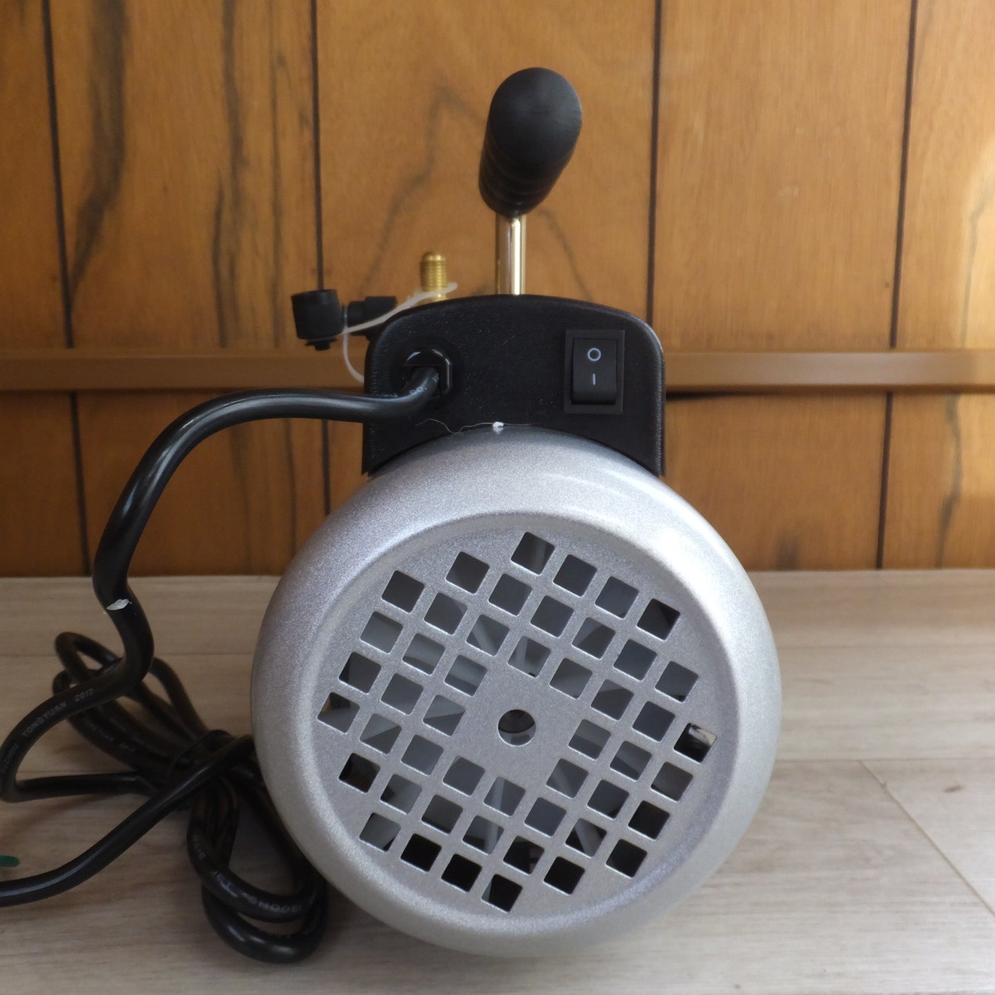 [送料無料] 美品★電動真空ポンプ 1Stage Vacuum Pump A68N10　マニホールドゲージ　セット　メーカー 不明★