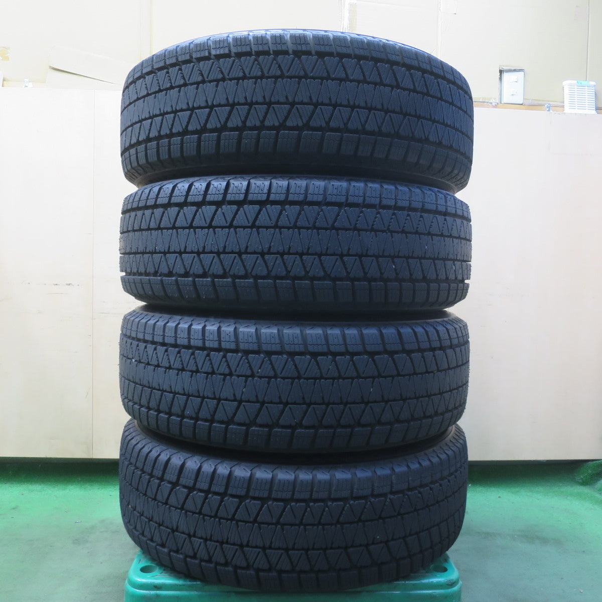 バリ溝！25年！キレイ！ほぼ10分◎トヨタ 80系 ハリアー Gグレード 純正 225/60R18 スタッドレス ブリヂストン ブリザック DM-V3 18インチ PCD114.3/5H◎6082404イス
