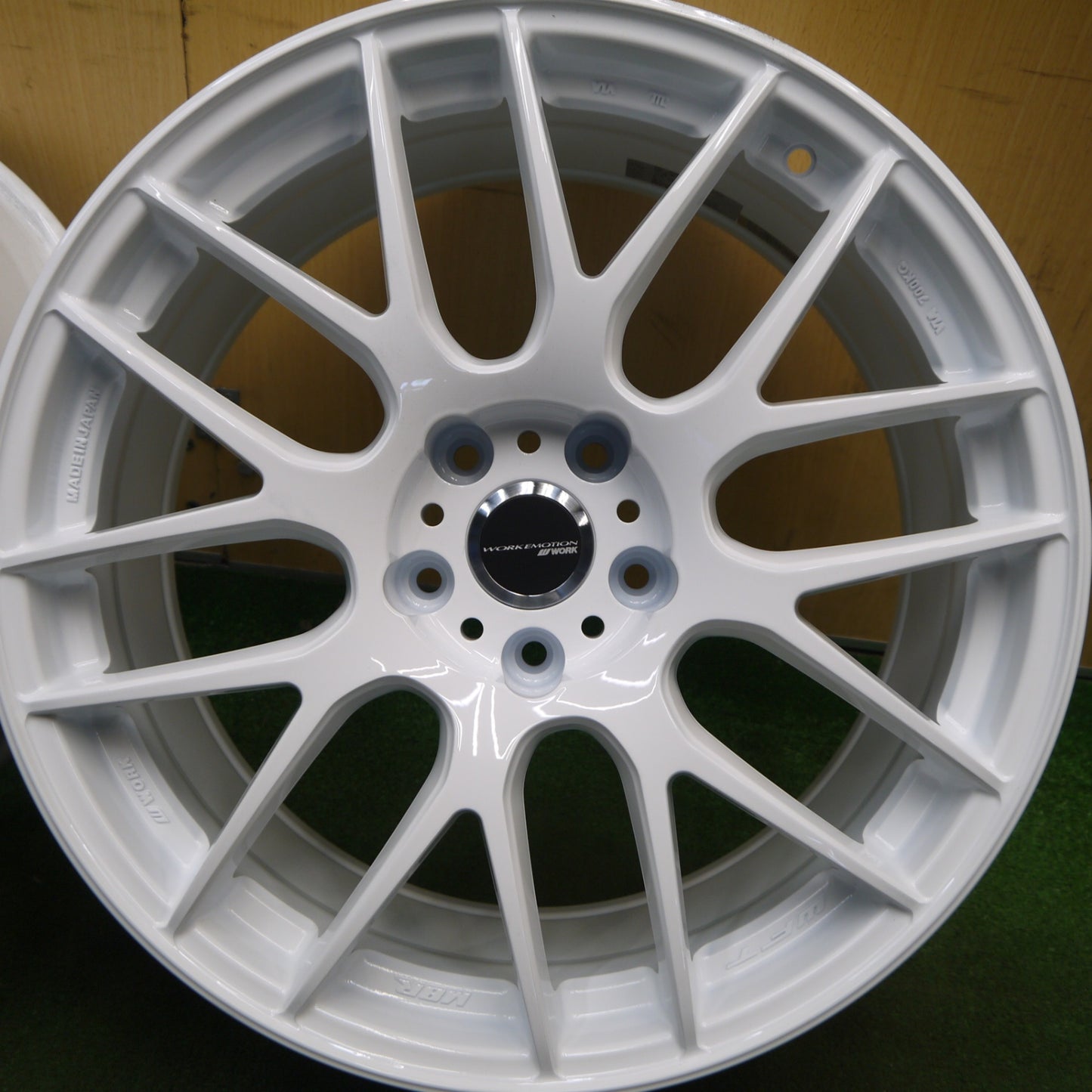 未使用！付属品付き★WORK EMT-M8R 19インチ ホイール ワーク 19×8.5J PCD114.3/5H★6032413Hホ