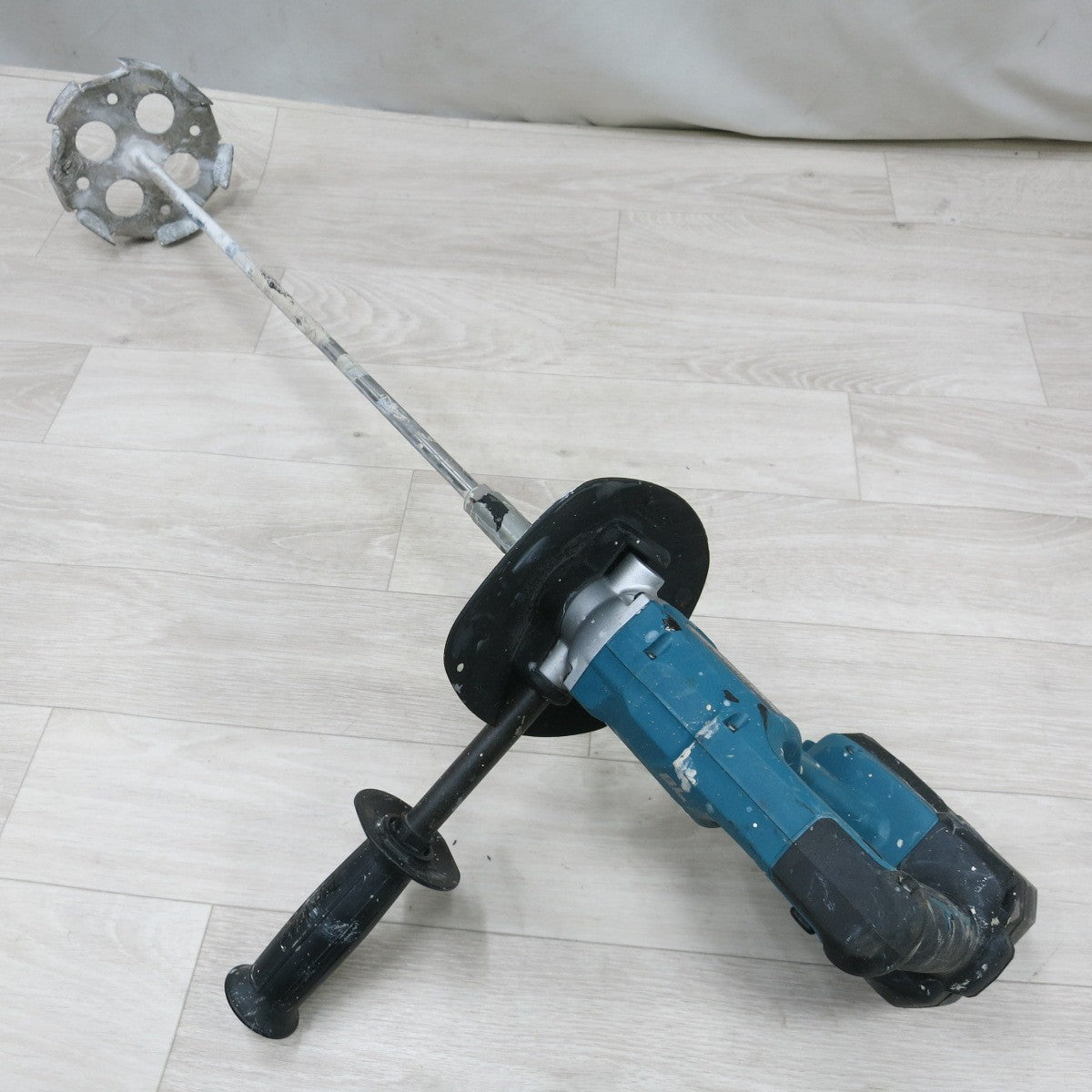 [送料無料] ◆makita マキタ 充電式カクハン機 UT130D 18V 撹拌機 電動工具 本体のみ◆