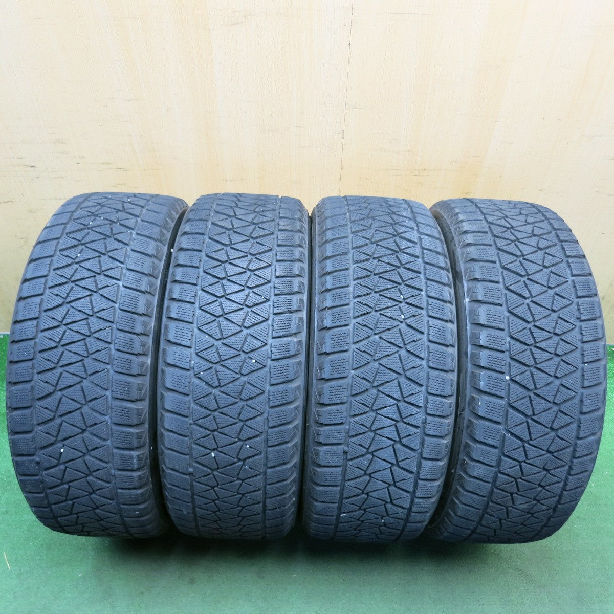 4本価格◎トヨタ 60系 ハリアー 純正 235/55R18 スタッドレス ブリヂストン ブリザック DM-V2 18インチ PCD114.3/5H◎6082505HAス