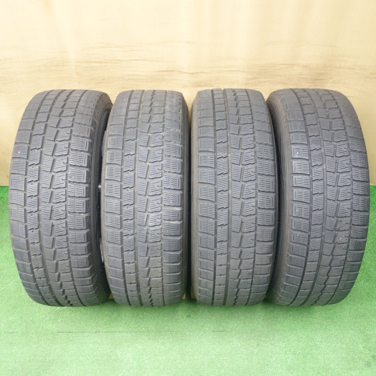 バリ溝！9分★スタッドレス 215/60R16 ダンロップ ウインターマックス WM01 VEMOTION Vエモーション 16インチ PCD114.3/5H★6013103KTス