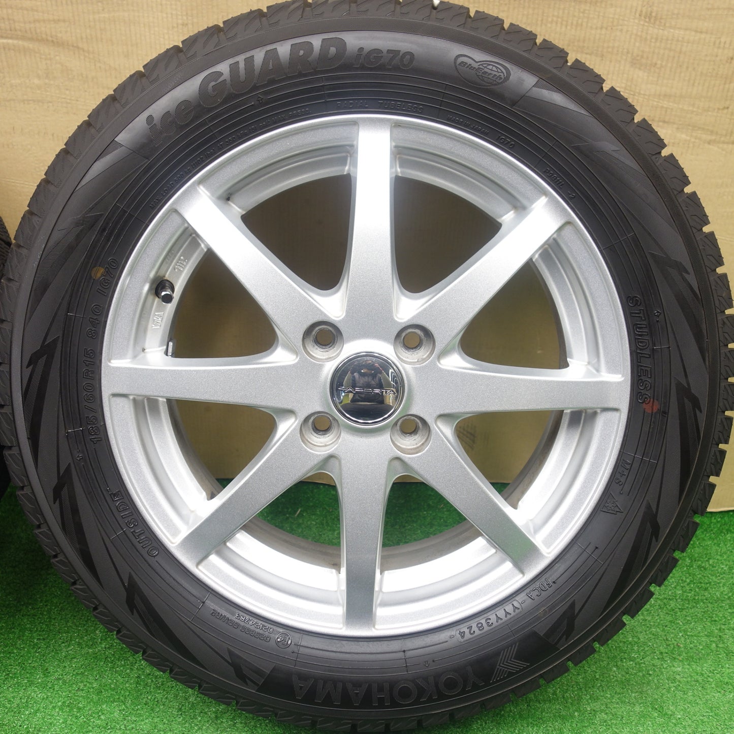 バリ溝！24年！キレイ！ほぼ10分★スタッドレス 185/60R15 ヨコハマ アイスガード iG70 LAPORTA ラポルタ 15インチ PCD100/4H★5122506KTス
