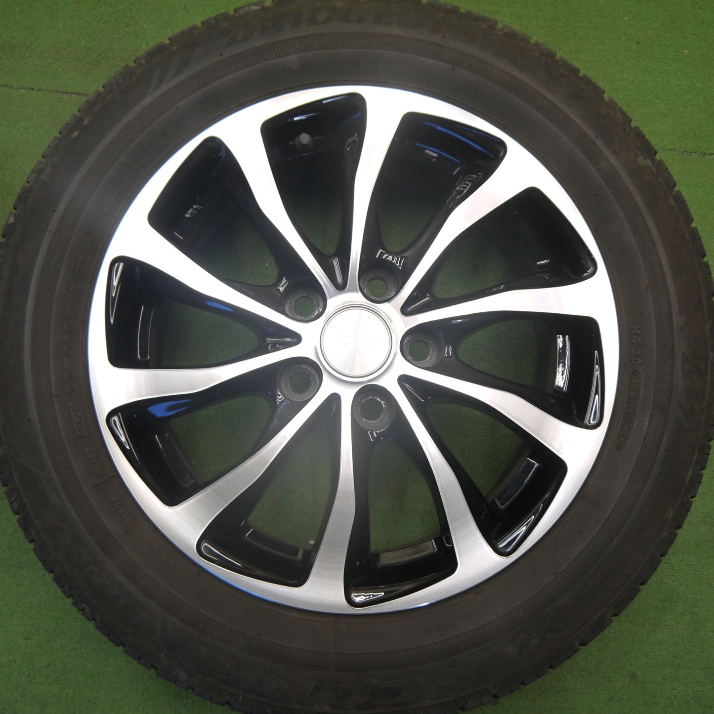 バリ溝！キレイ！9分★205/60R16 ブリヂストン エコピア NH100RV BALMINUM T10 バルミナ 16インチ PCD114.3/5H★6040604Hノ