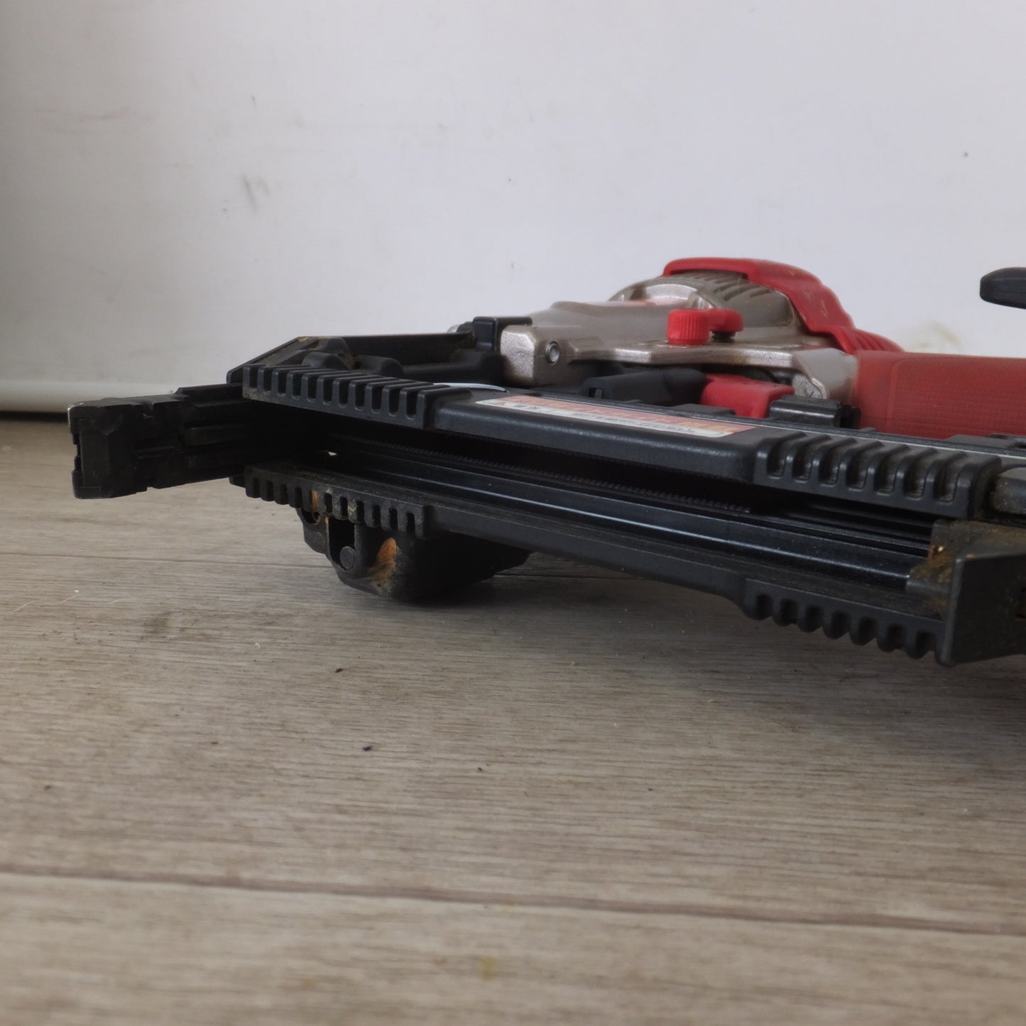 [送料無料] ★マックス MAX 釘打機 スーパーネイラ HA-50F1(D)/4MAフロア フロア用ネイラ　使用ステープル 肩巾 4mm 足長 25～50mm★
