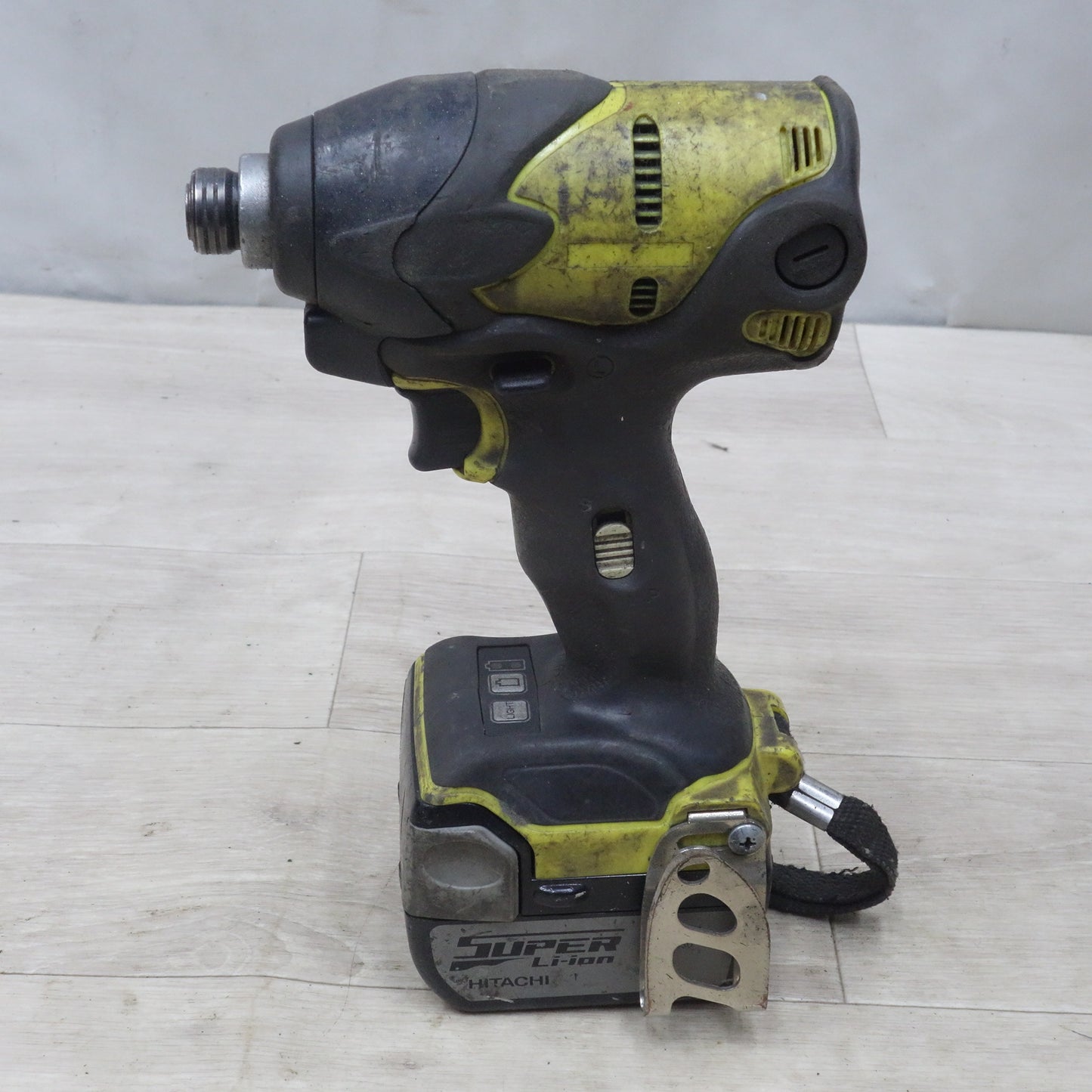 [送料無料] ◆日立 コードレス インパクトドライバ WH14DSL 電動 工具 14.4V 充電器 UC14YSL バッテリー BSL1430 HITACHI 黄色 ジャンク品◆