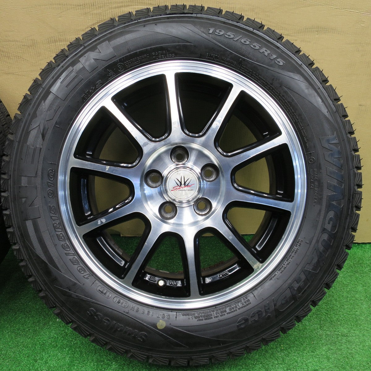 バリ溝！22年！9.5分★プリウス 等 LOXARNY SPORT 195/65R15 スタッドレス ネクセン ウィンガード アイス ロクサーニ スポーツ 15インチ PCD100/5H★5121305NKス