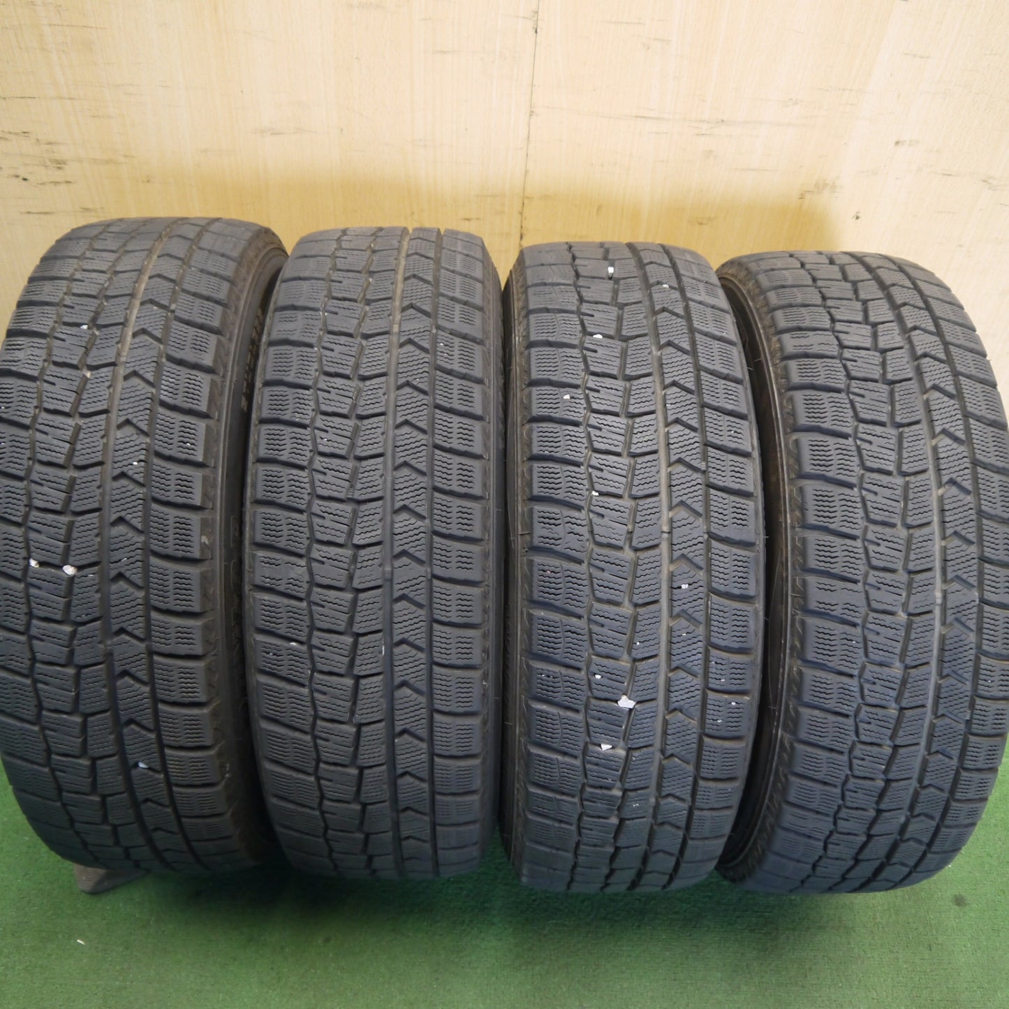 バリ溝！キレイ！9.5分★シエンタ 等 185/60R15 スタッドレス ダンロップ ウインターマックス WM02 VELVA SPORTZ ヴェルヴァ 15インチ PCD100/5H★6060805Hス