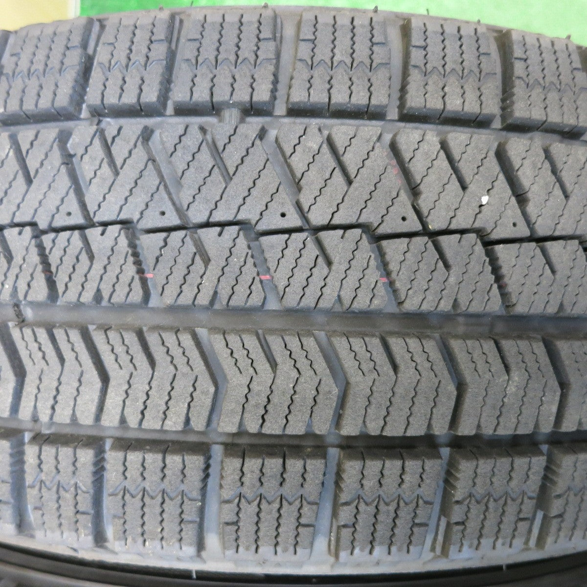 バリ溝！24年！9.5分★スタッドレス 195/65R15 ダンロップ ウインターマックス WM02 ブリヂストン ブリザック VRX2 AZANE FB アザーネ 15インチ PCD114.3/5H★5122806HAス