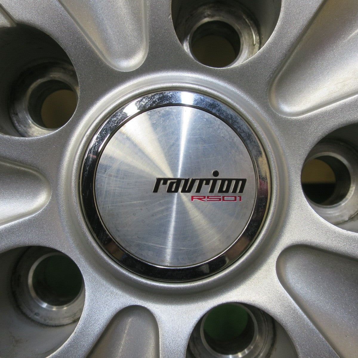バリ溝！キレイ！8.5分★スタッドレス 205/60R16 グッドイヤー アイスナビ7 ravrion RS01 ラブリオン 16インチ PCD114.3/5H★5050803イス