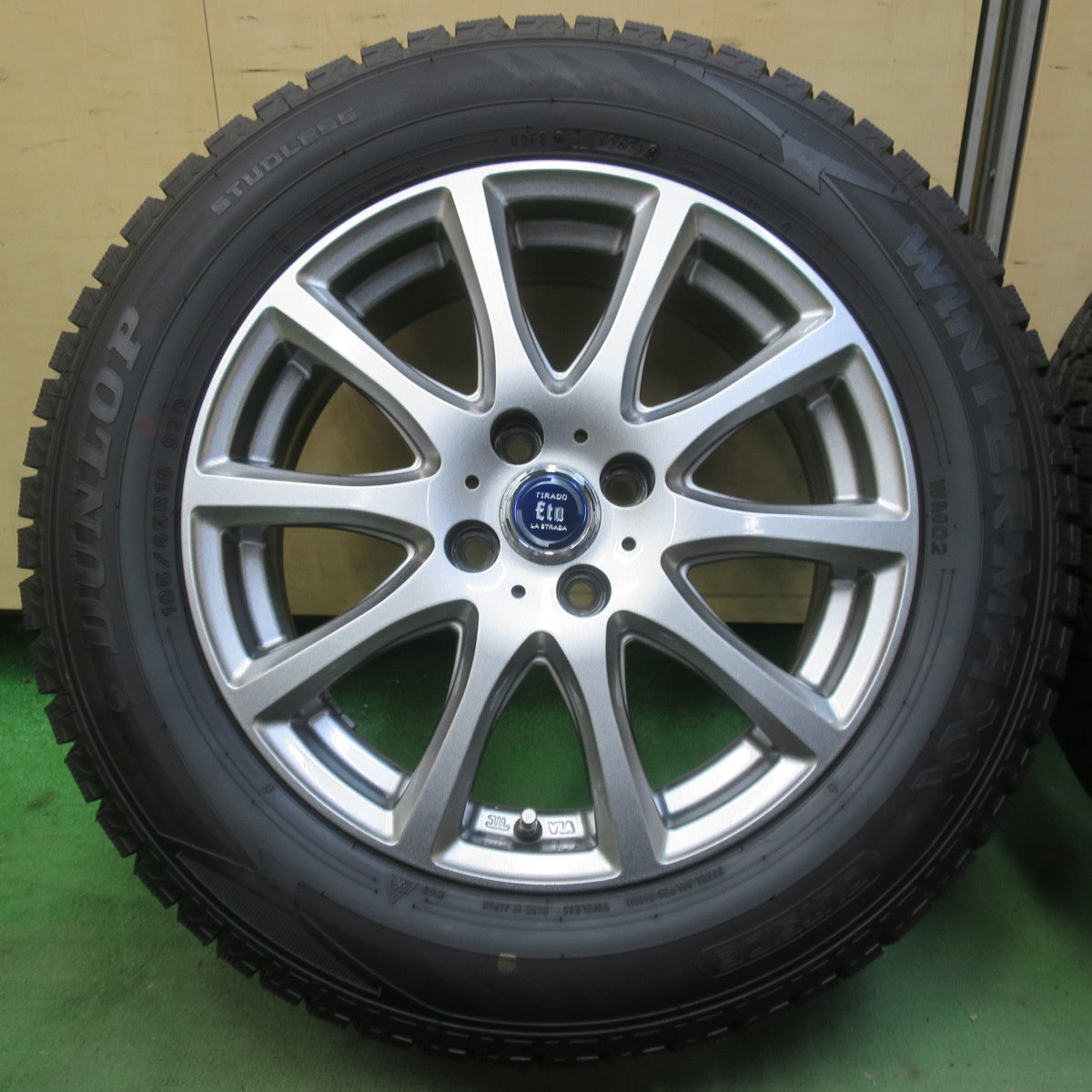 バリ溝！キレイ！9.5分◎スタッドレス 195/65R16 ダンロップ ウインターマックス WM02 TIRADO Eta LA STRADA ティラード ラストラーダ 16インチ PCD100/4H◎6091909イス