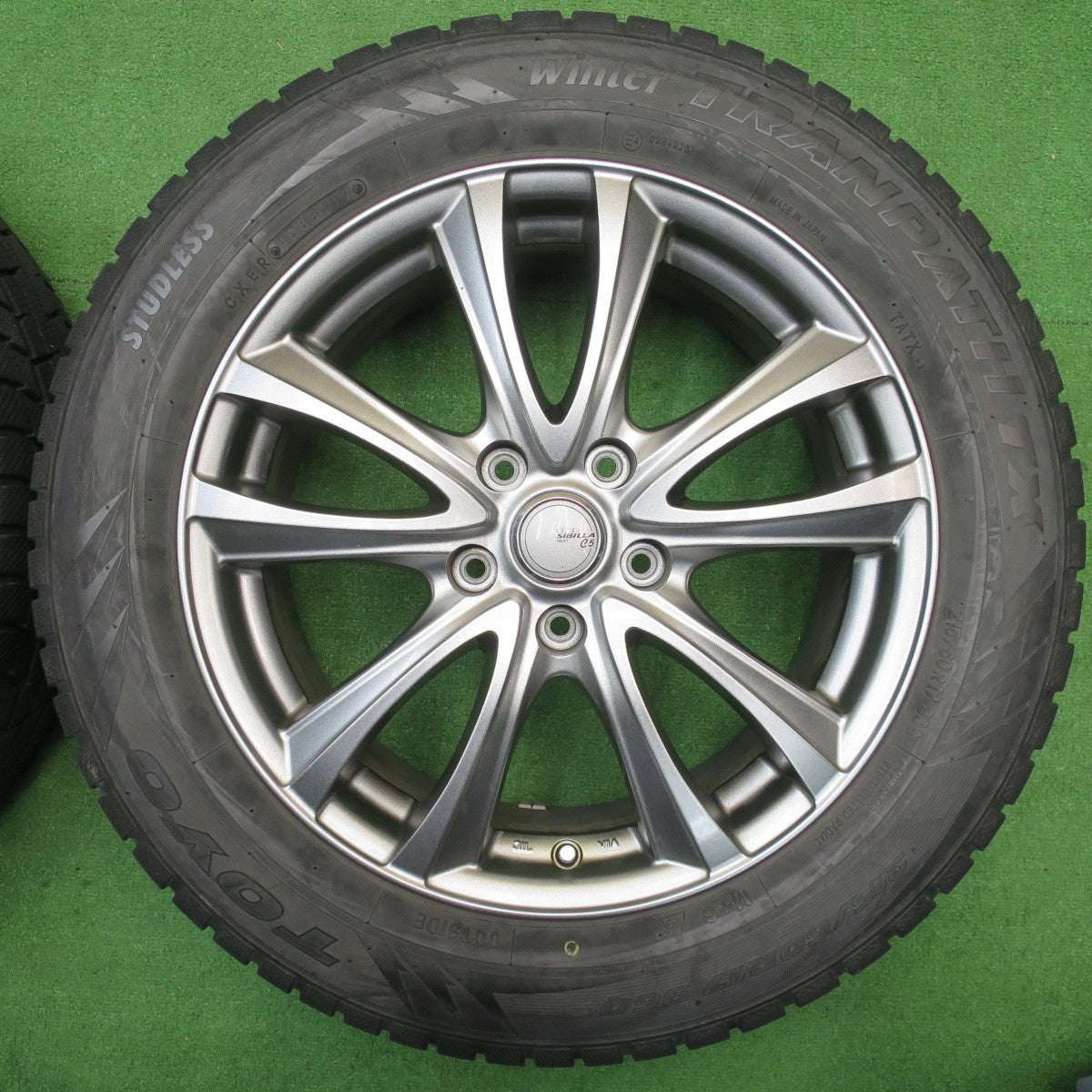 バリ溝！キレイ！9.5分★スタッドレス 215/60R17 トーヨー ウインター トランパス TX SIBILLA NEXT C5 シビラ 17インチ PCD114.3/5H★5122502NJス