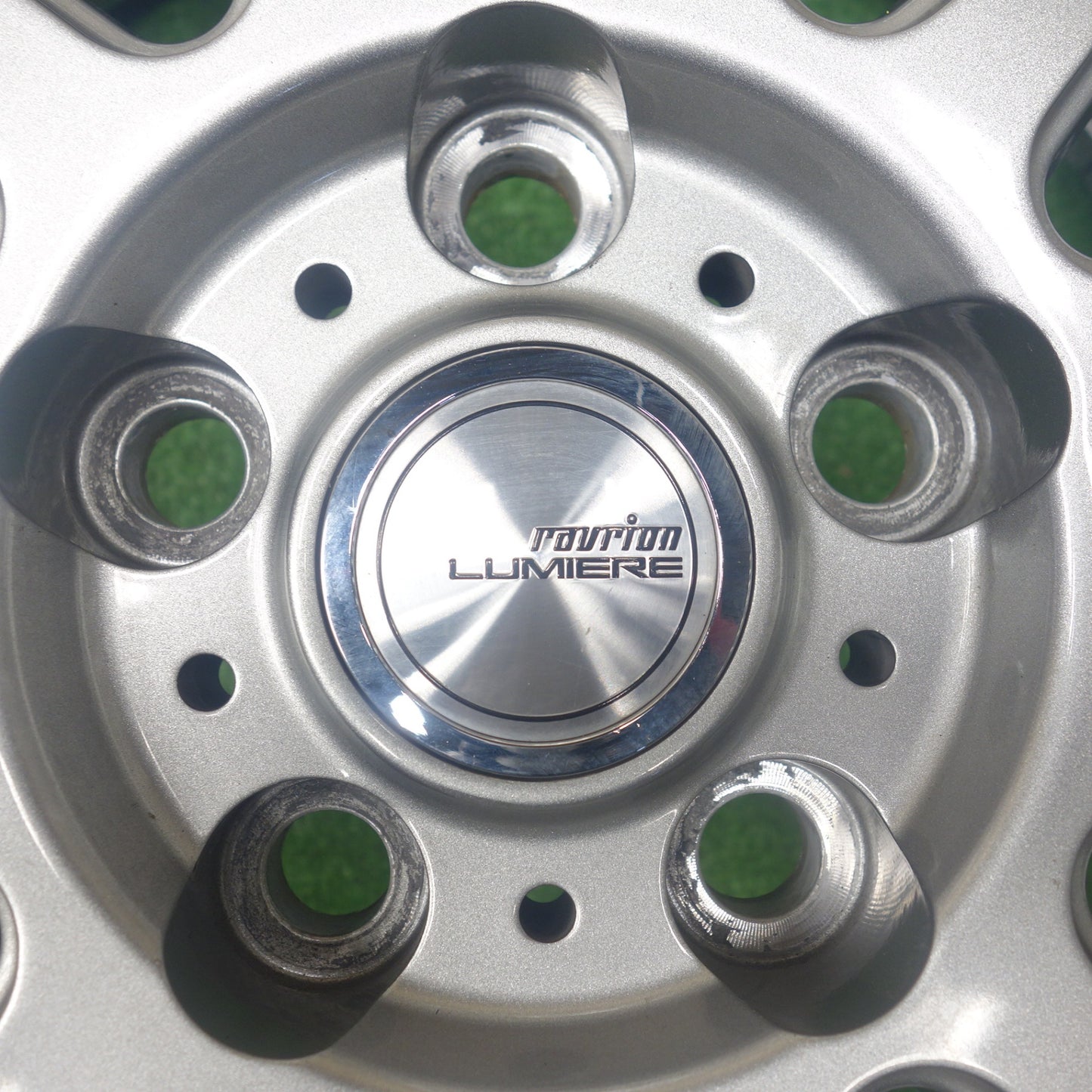 バリ溝！24年！キレイ！9.5分以上★スタッドレス 205/60R16 グッドイヤー アイスナビ7 ravrion LUMIERE ラブリオン 16インチ PCD114.3/5H★6022502KTス
