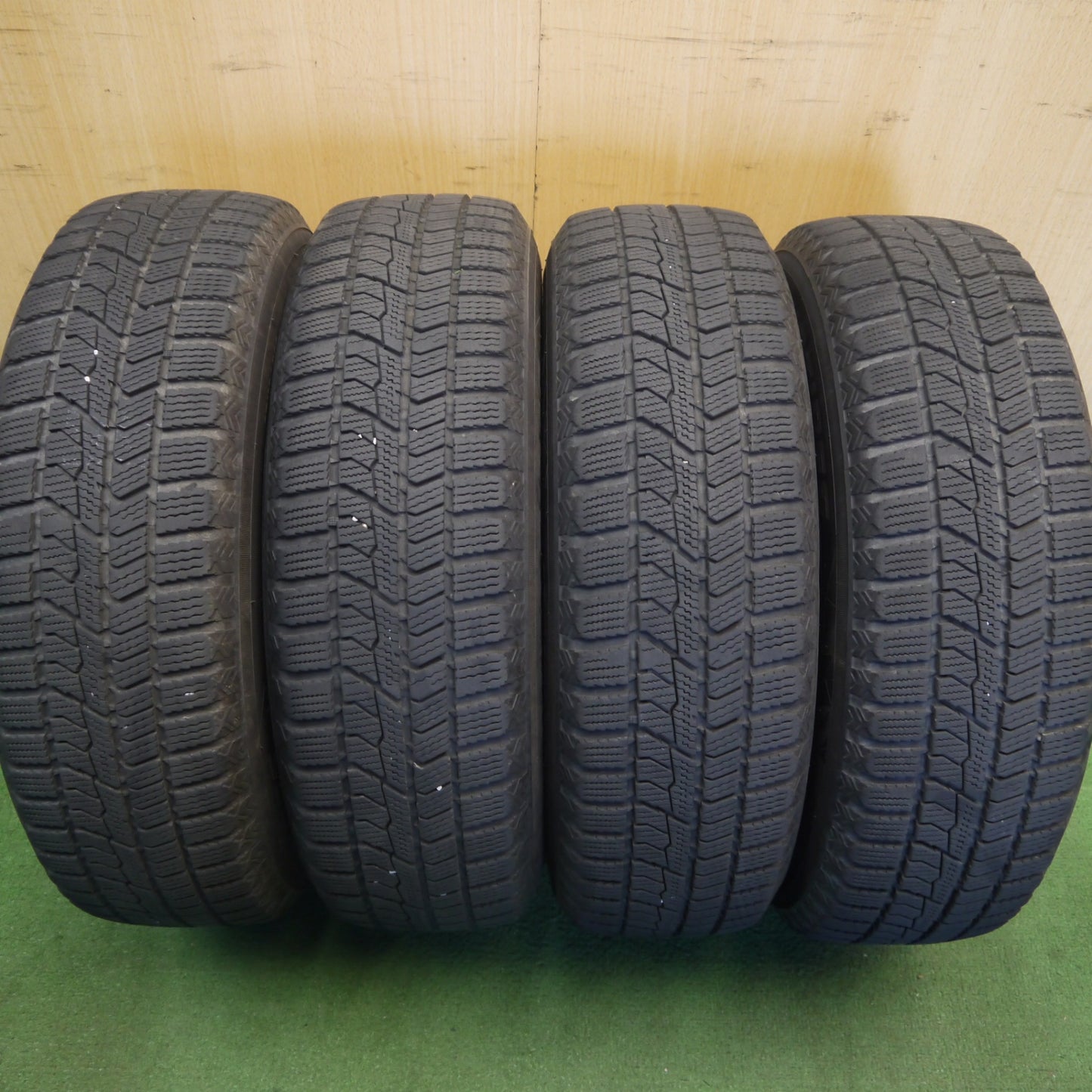 キレイ◎スタッドレス 165/70R14 トーヨー オブザーブ GIZ2 VELVA CHARGE ヴェルヴァ 14インチ PCD100/4H◎6071402Hス