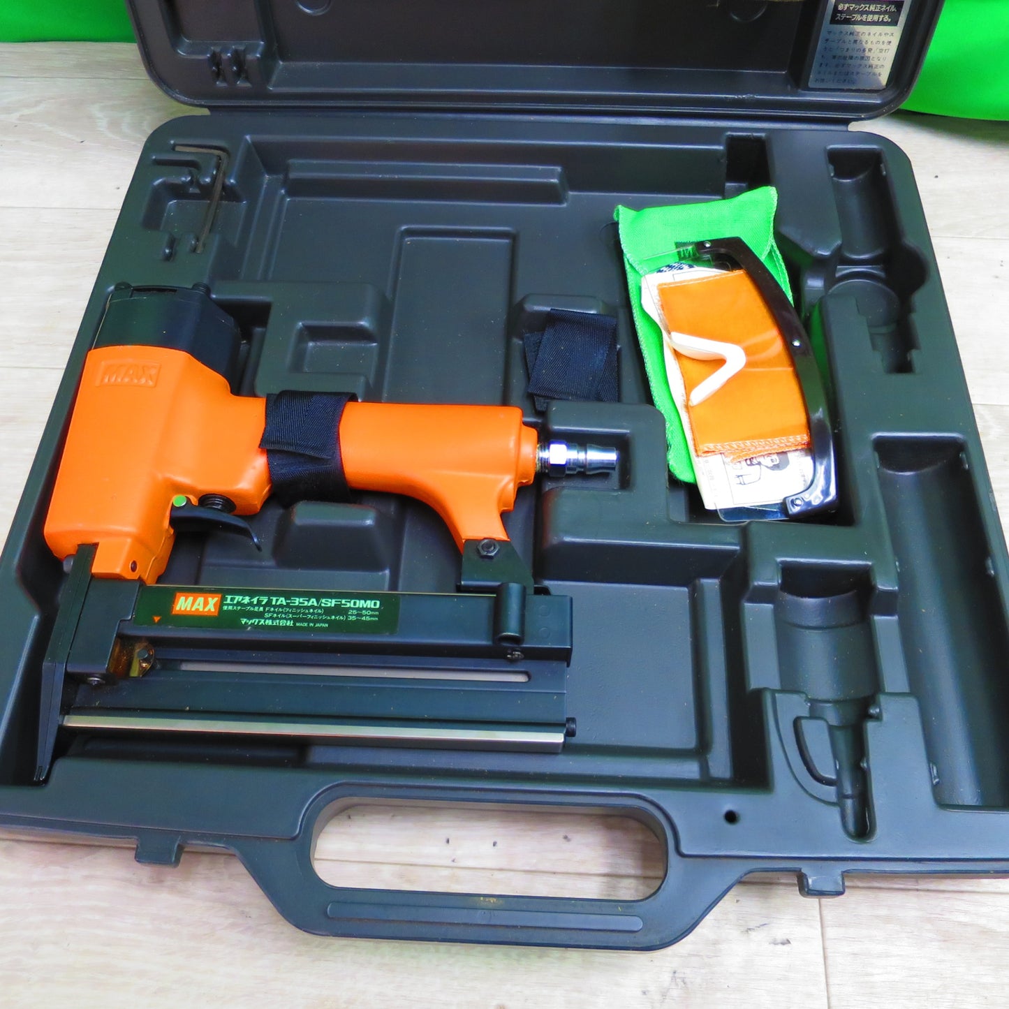 [送料無料] キレイ☆MAX マックス エアネイラ TA-35A / SF50MO  エアタッカー ステープル 釘打機 ケース付き DIY 工具 職人 建設 道具☆