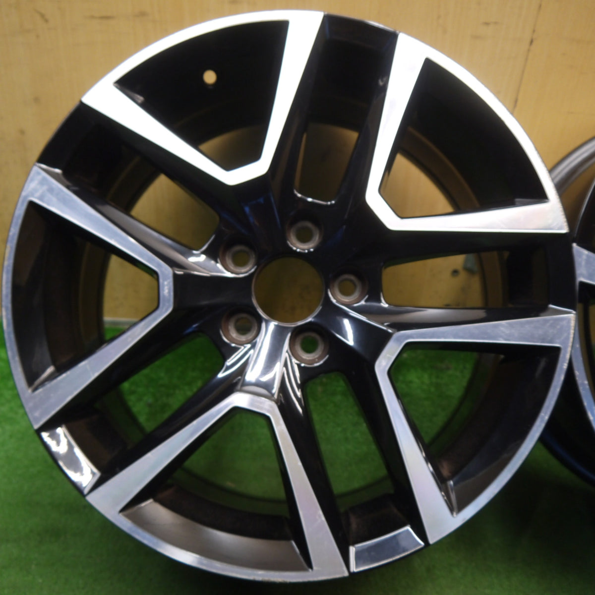 4本価格◎ボルボ V60 S60 ダイナミック エディション 純正 ホイール 18インチ 18×8J VOLVO PCD108/5H◎6091106Hホ