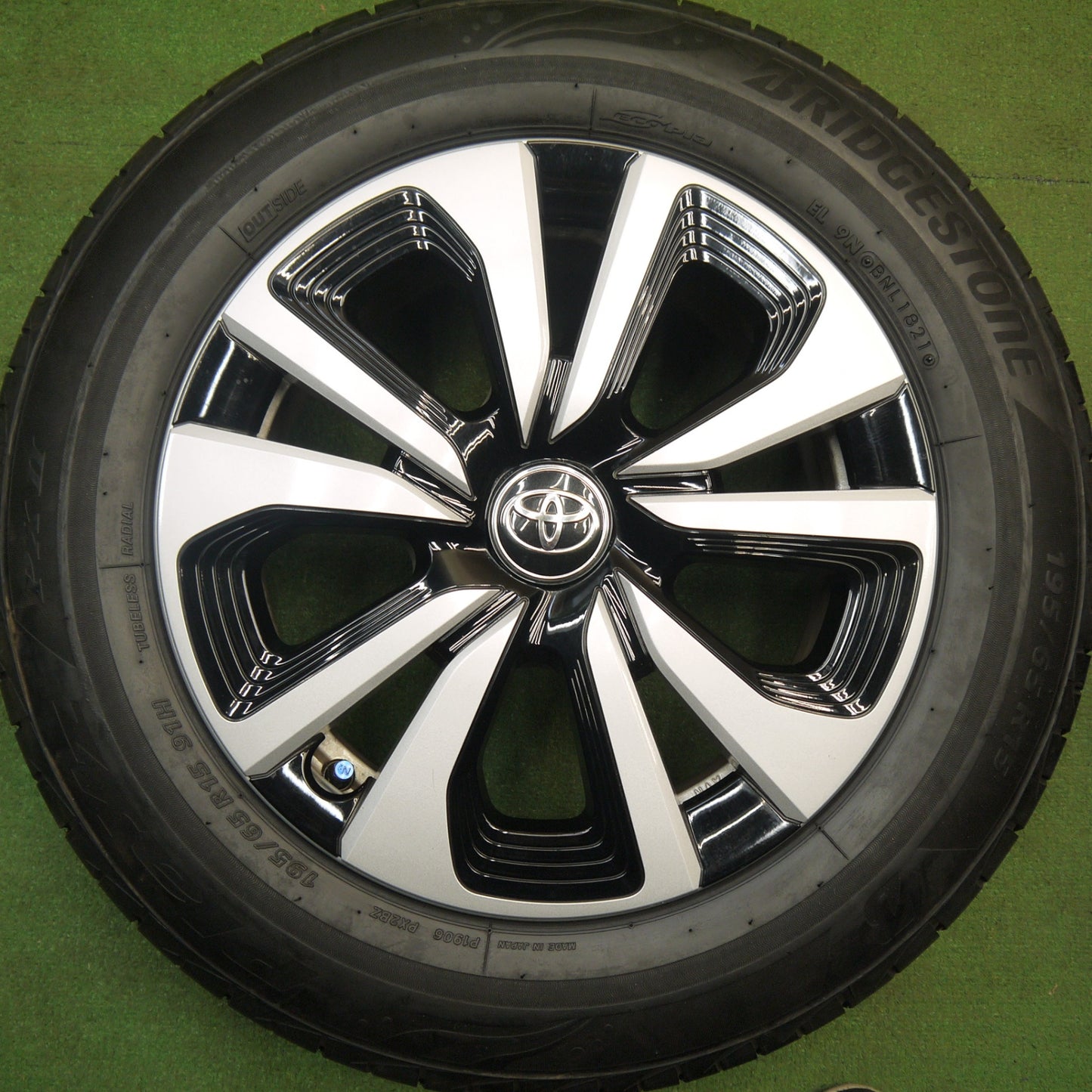 バリ溝！キレイ！9.5分以上★トヨタ 50系 プリウス PHV 純正 195/65R15 ブリヂストン プレイズ PX2 15インチ PCD100/5H★6012606Hノ