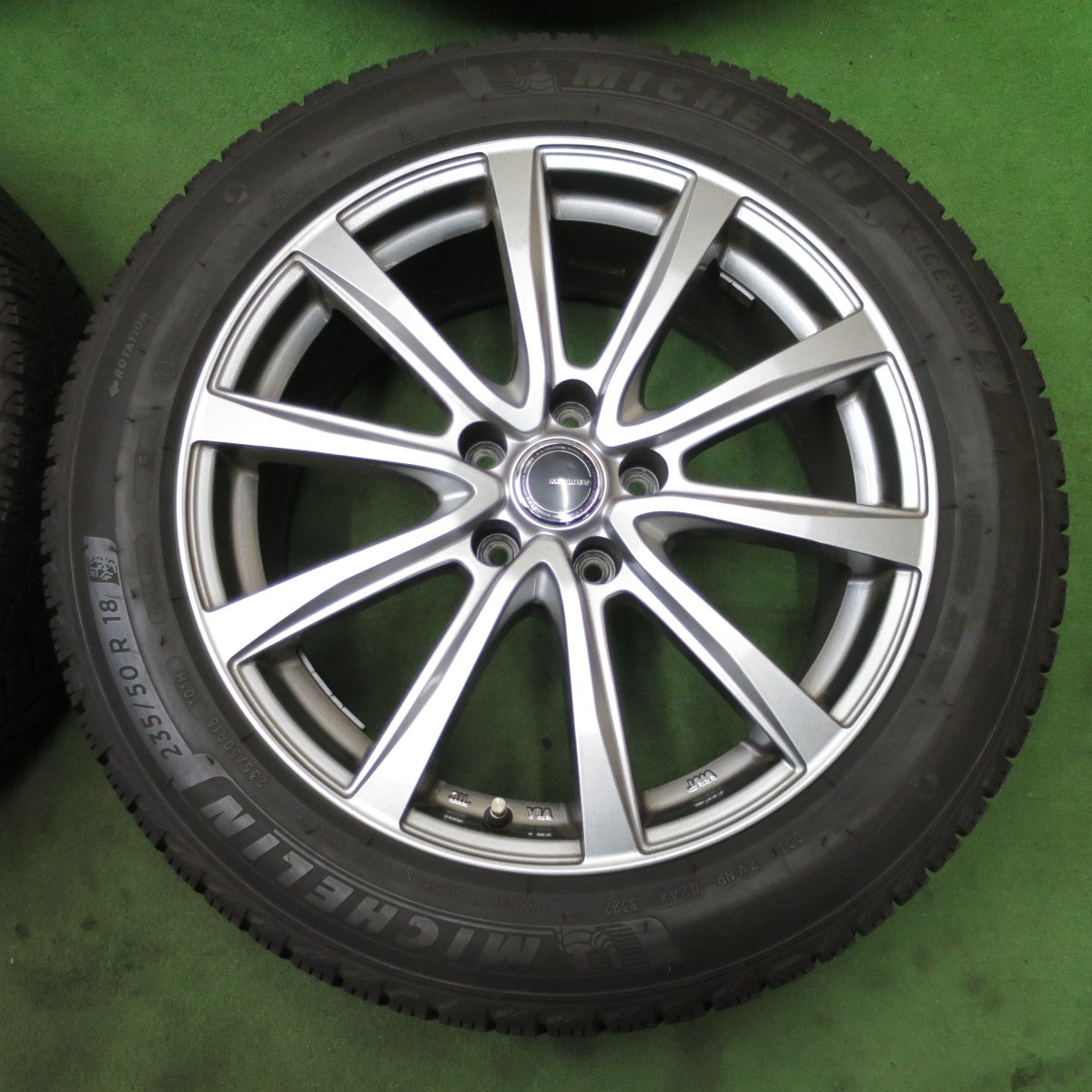 バリ溝！22年！キレイ！9分★スタッドレス 235/50R18 ミシュラン X-ICE SNOW MILLOUS VX ミルアス 18インチ PCD114.3/5H★6021105ナス