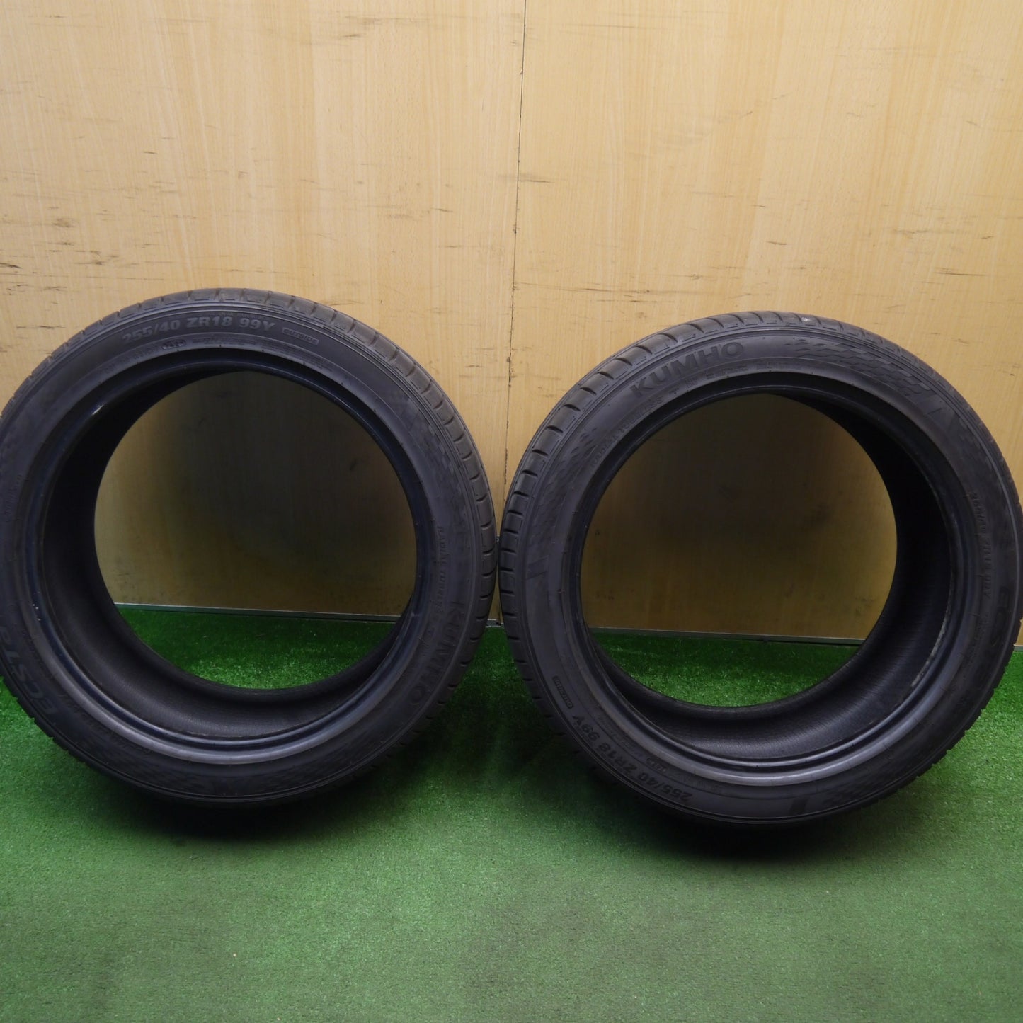 バリ溝！25年！9.5分以上！2本★255/40R18 クムホ エクスタ PS71 ECSTA タイヤ 18インチ レクサス IS ベンツ CLS E SL クラス BMW 3 4シリーズ Z4 等★6012807Hノタ