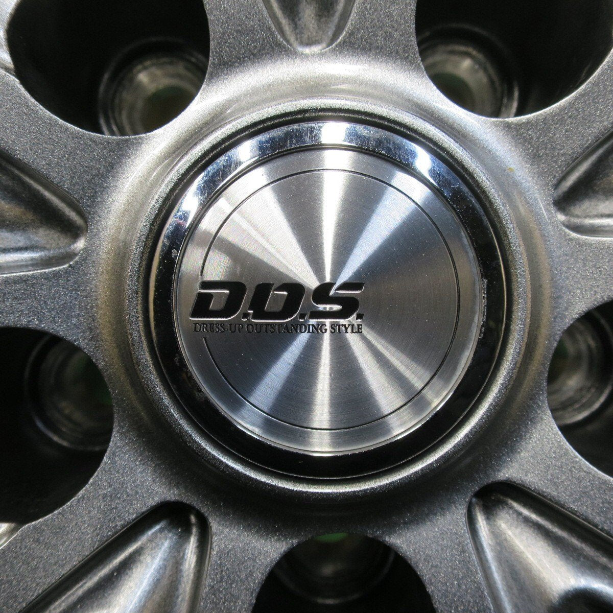 バリ溝！22年！キレイ！ほぼ10分★スタッドレス 235/65R18 グッドイヤー アイスナビ SUV D.O.S. DOS PCD114.3/5H★4112501イス