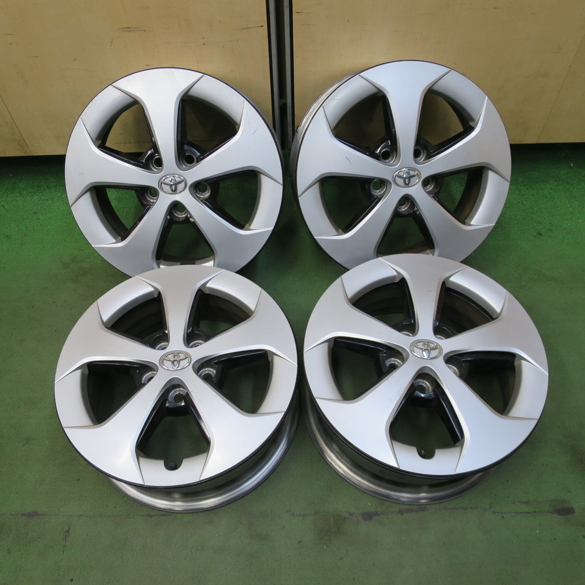 4本価格★トヨタ 30系 プリウス 純正 ホイール 15インチ 15×6J PCD100/5H★6062001NGホ