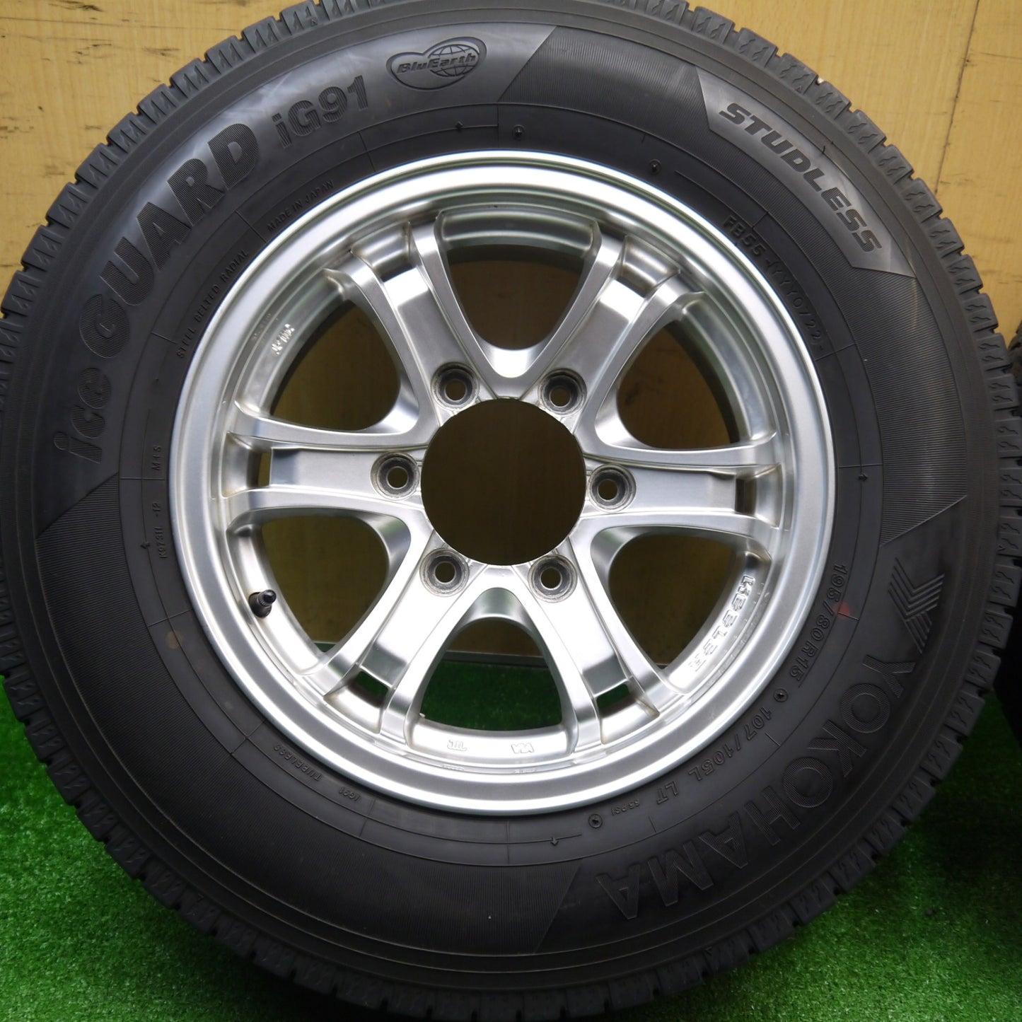 バリ溝！22年！キレイ！8.5分★KEELER 195/80R15 107/105L スタッドレス ヨコハマ アイスガード iG91 キーラー 15インチ PCD139.7/6H★5110507Hス