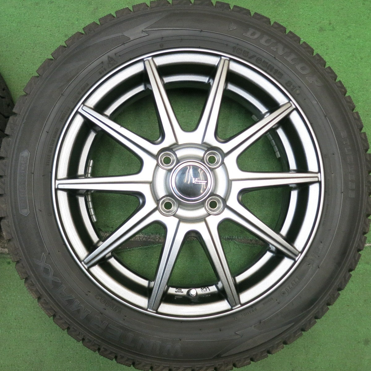 バリ溝！ほぼ10分★スタッドレス 165/65R15 ダンロップ ウインターマックス WM02 VEMOTION Vエモーション 軽サイズ タフト 等 PCD100/4H★5081602HAス